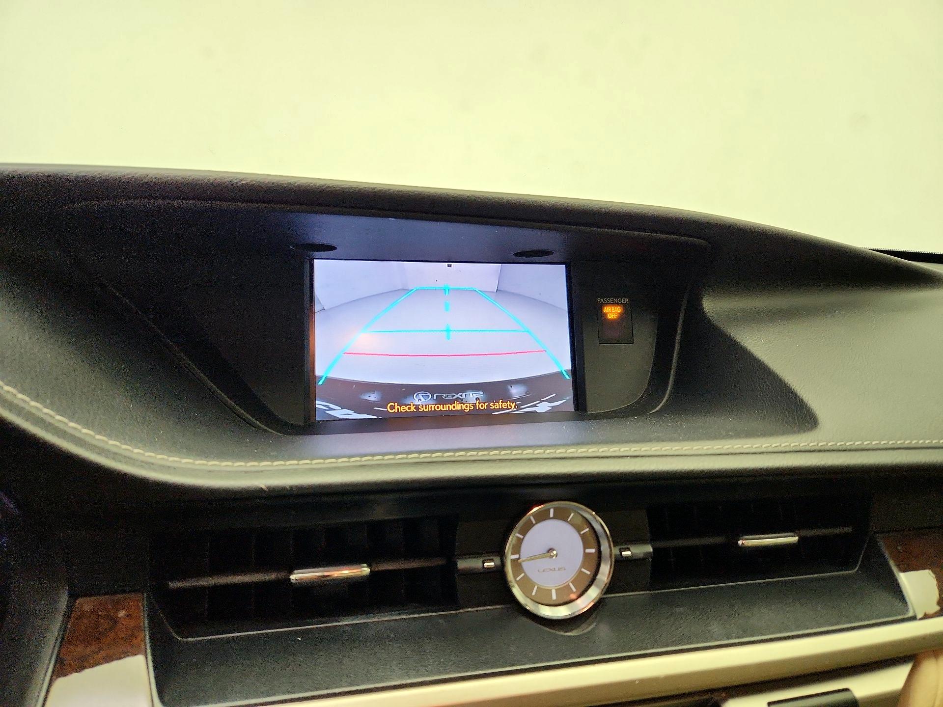 Thumbnail: 2014 Lexus ES - 15