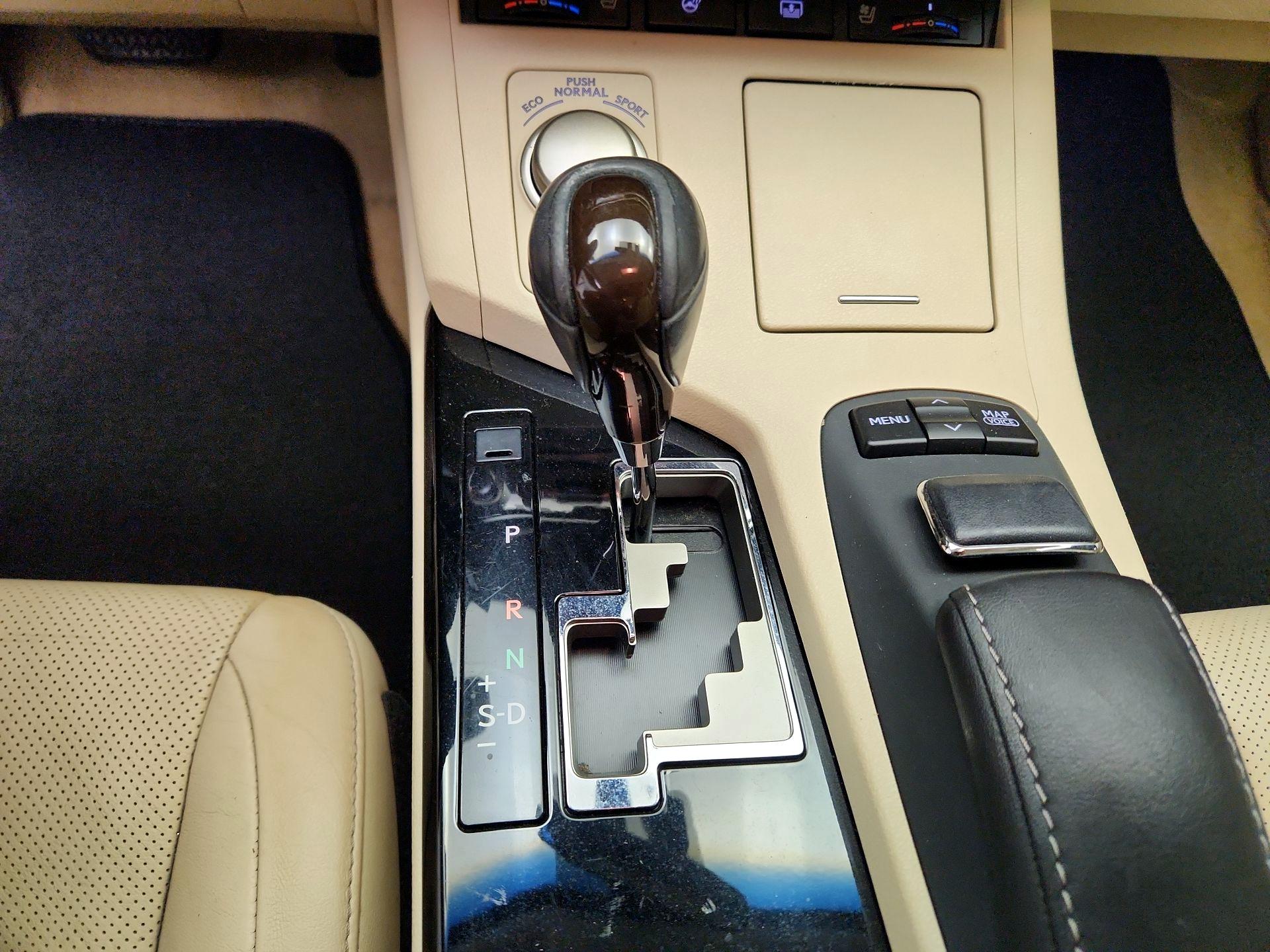 Thumbnail: 2014 Lexus ES - 18