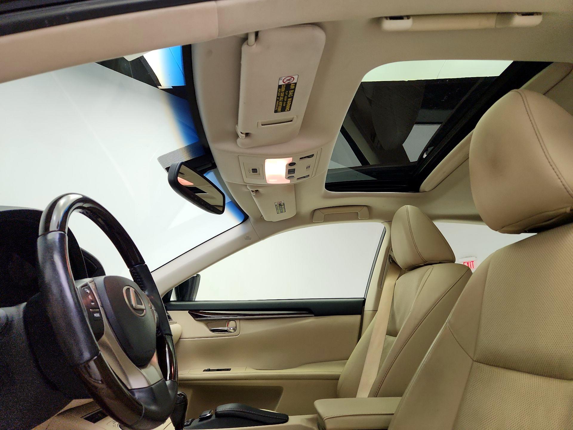 Thumbnail: 2014 Lexus ES - 19