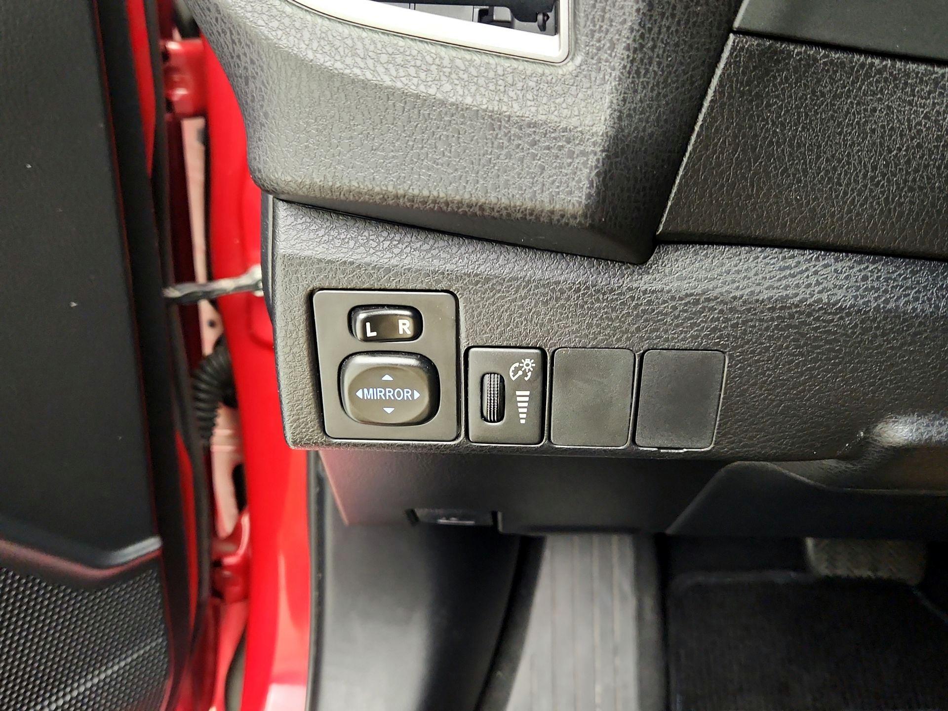 Thumbnail: 2015 Toyota Corolla - 13