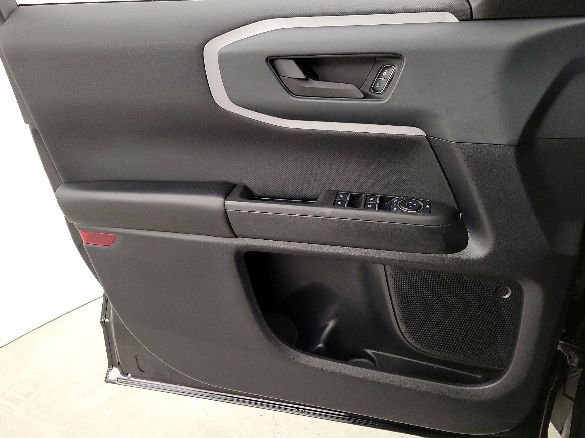 Thumbnail: 2022 Ford Bronco Sport - 12