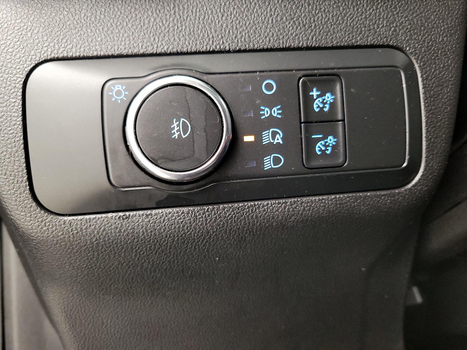 Thumbnail: 2022 Ford Bronco Sport - 13