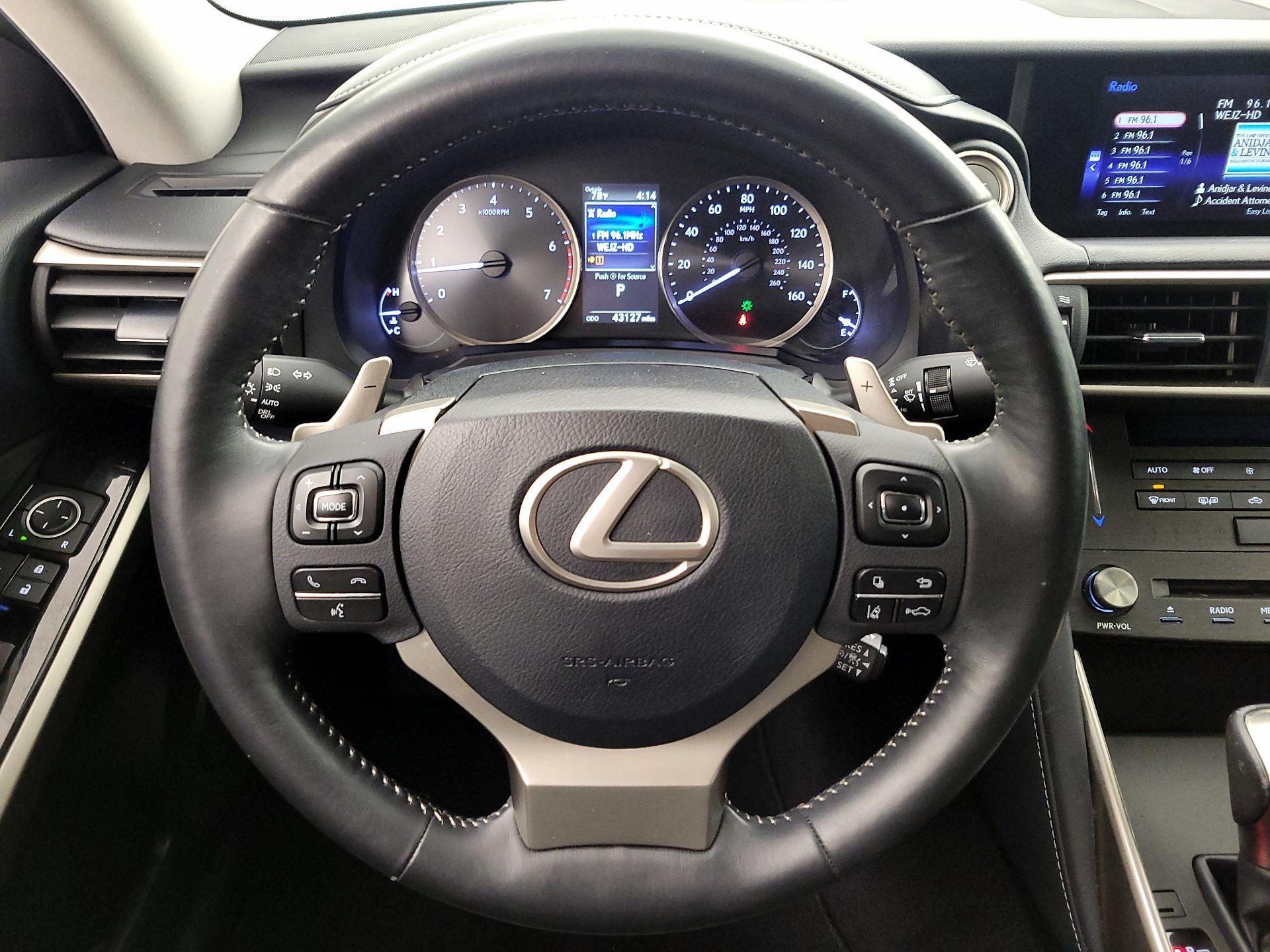 Thumbnail: 2019 Lexus IS - 10