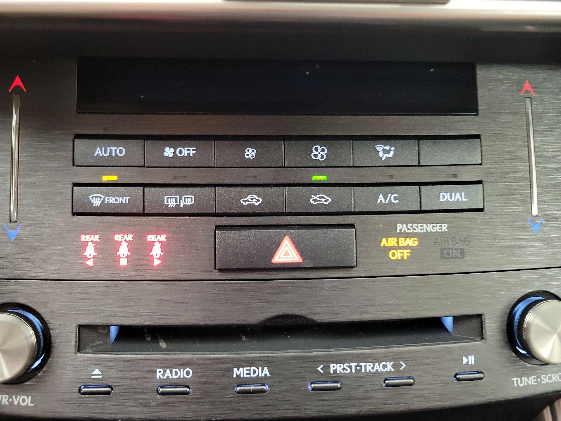 Thumbnail: 2019 Lexus IS - 16