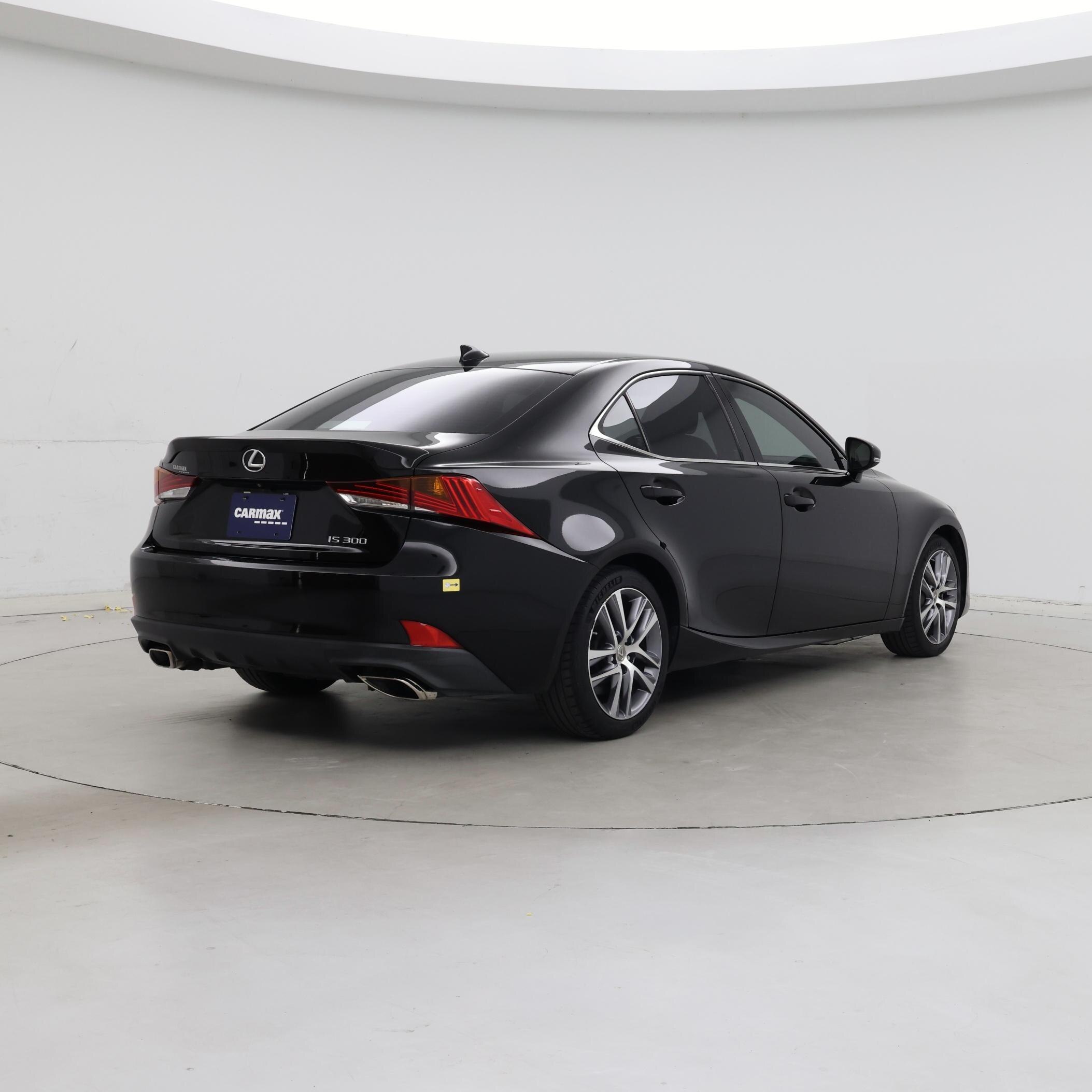 Thumbnail: 2019 Lexus IS - 8