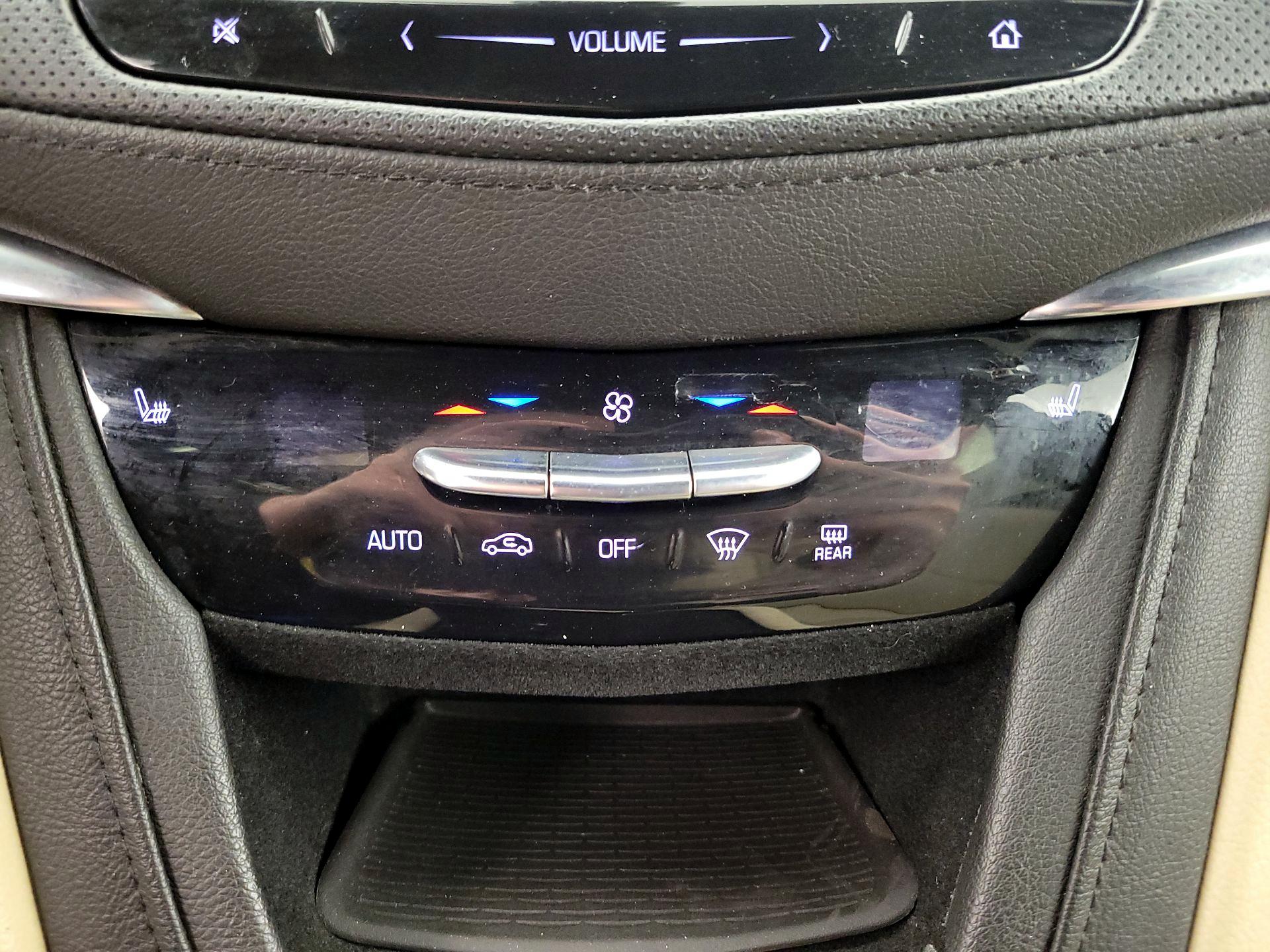 Thumbnail: 2019 Cadillac XT5 - 16