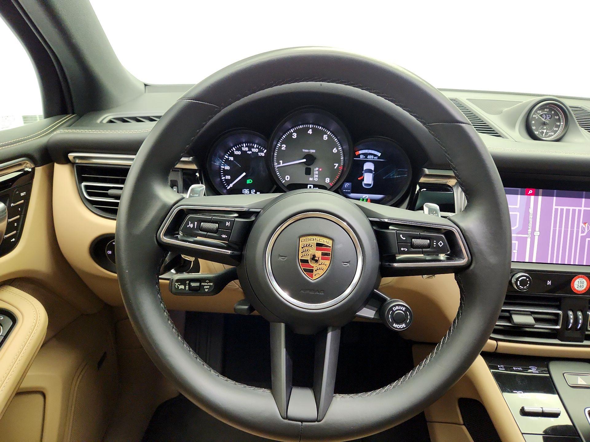 Thumbnail: 2022 Porsche Macan - 10