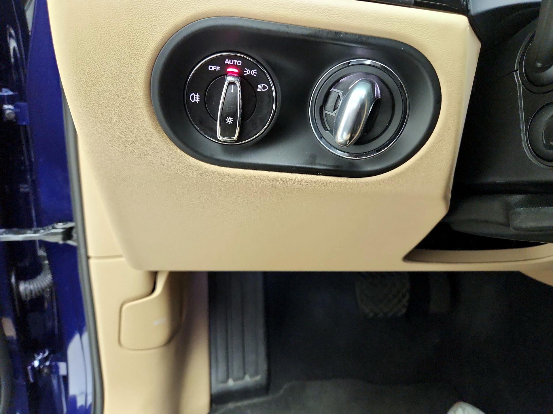 Thumbnail: 2022 Porsche Macan - 13