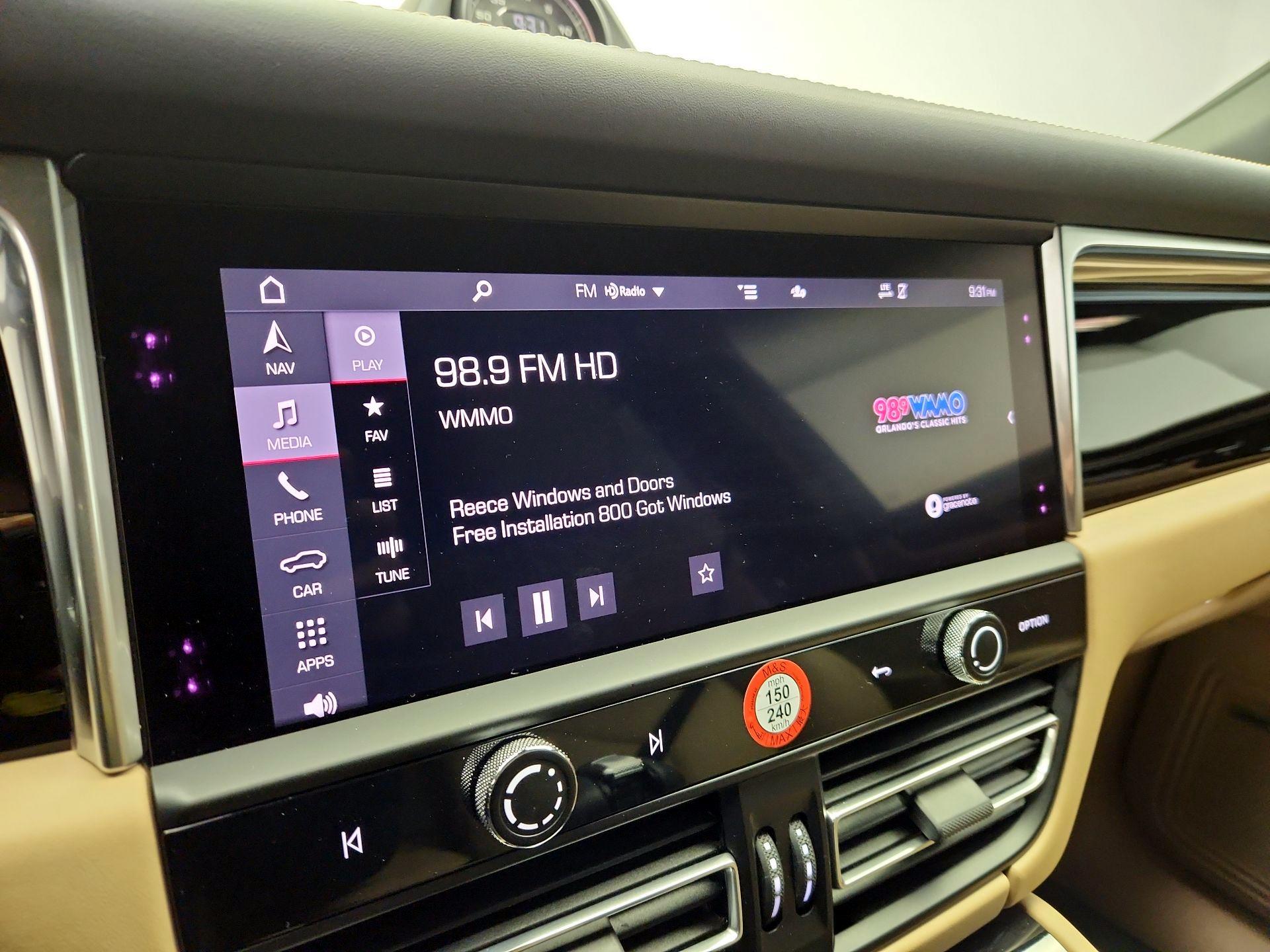 Thumbnail: 2022 Porsche Macan - 16