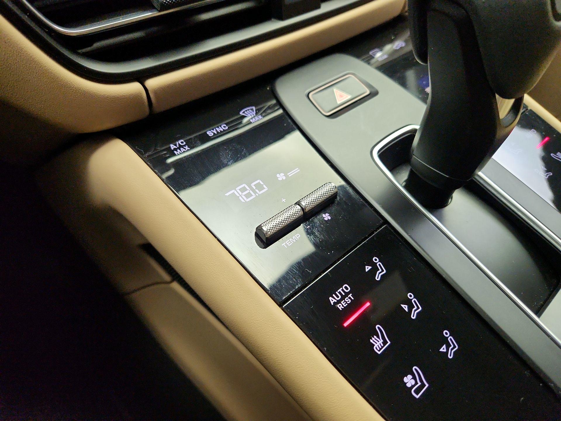 Thumbnail: 2022 Porsche Macan - 17