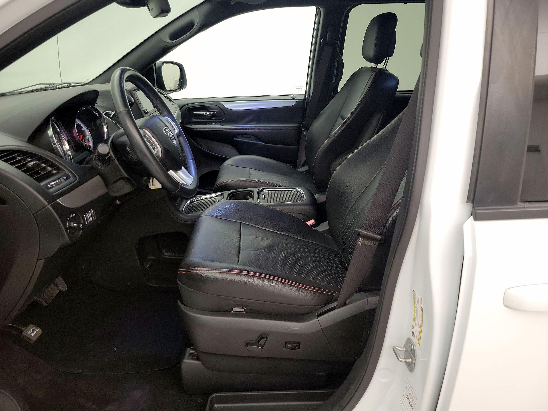 Thumbnail: 2019 Dodge Grand Caravan - 11