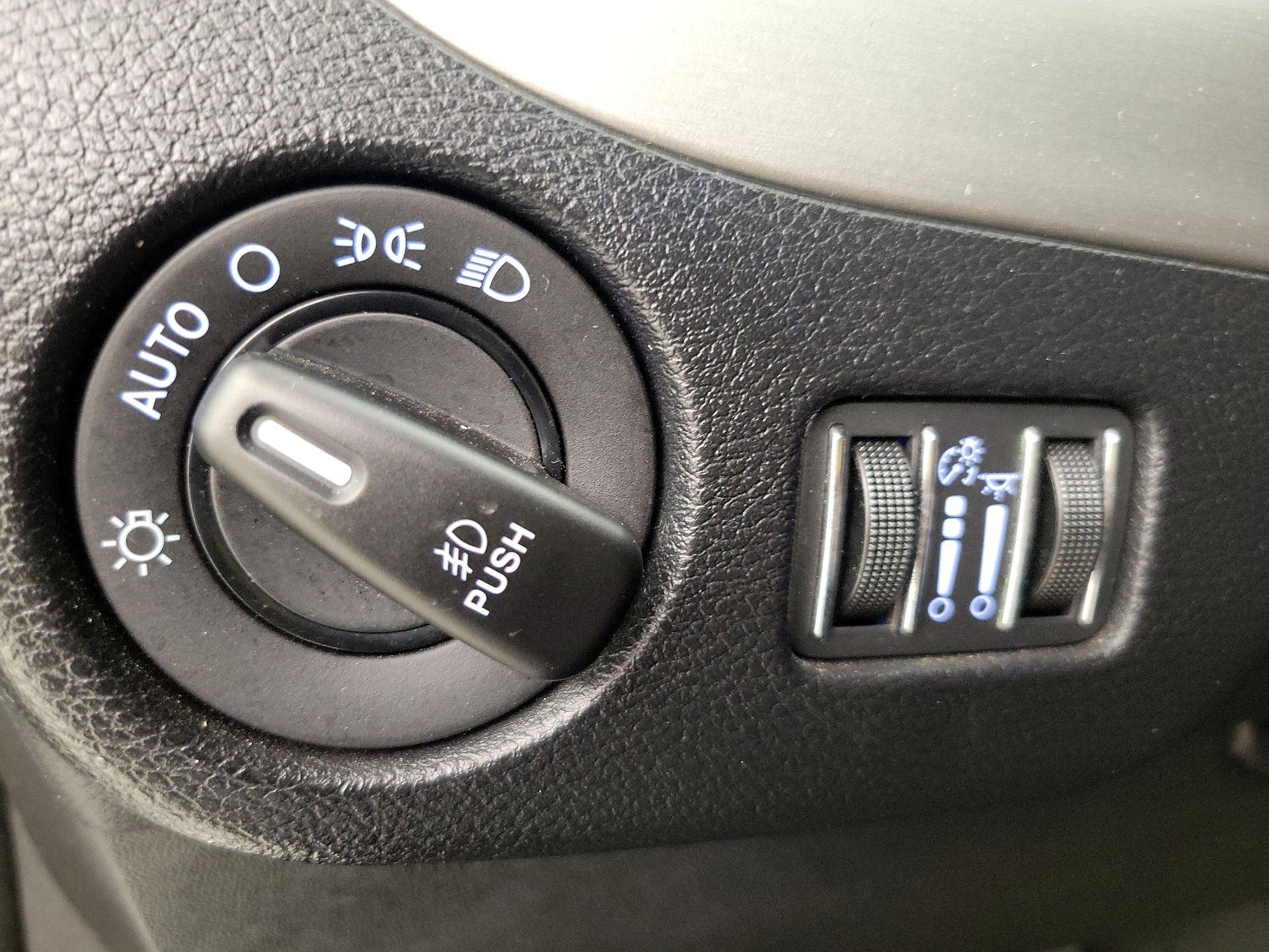 Thumbnail: 2019 Dodge Grand Caravan - 13