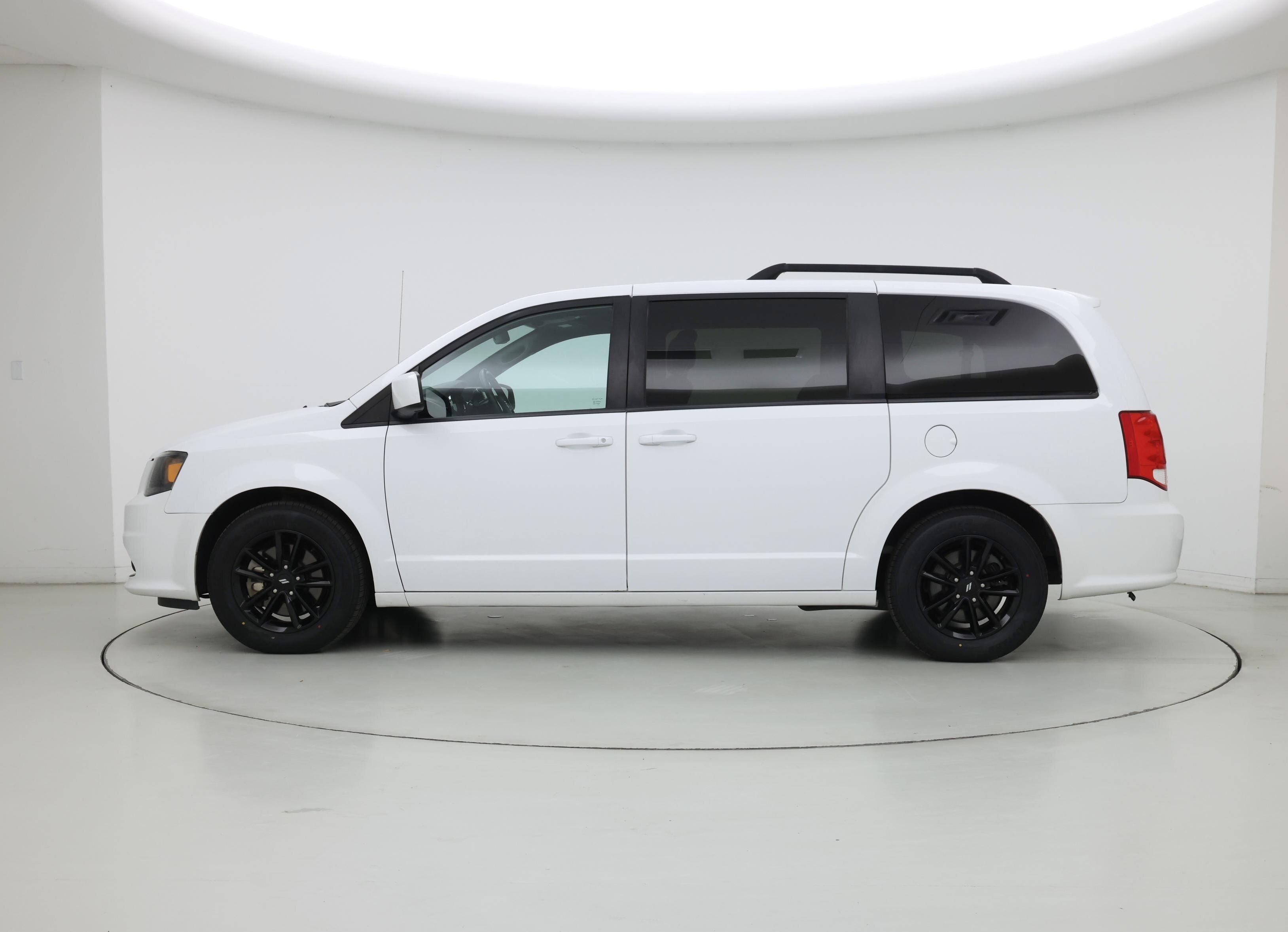 Thumbnail: 2019 Dodge Grand Caravan - 3