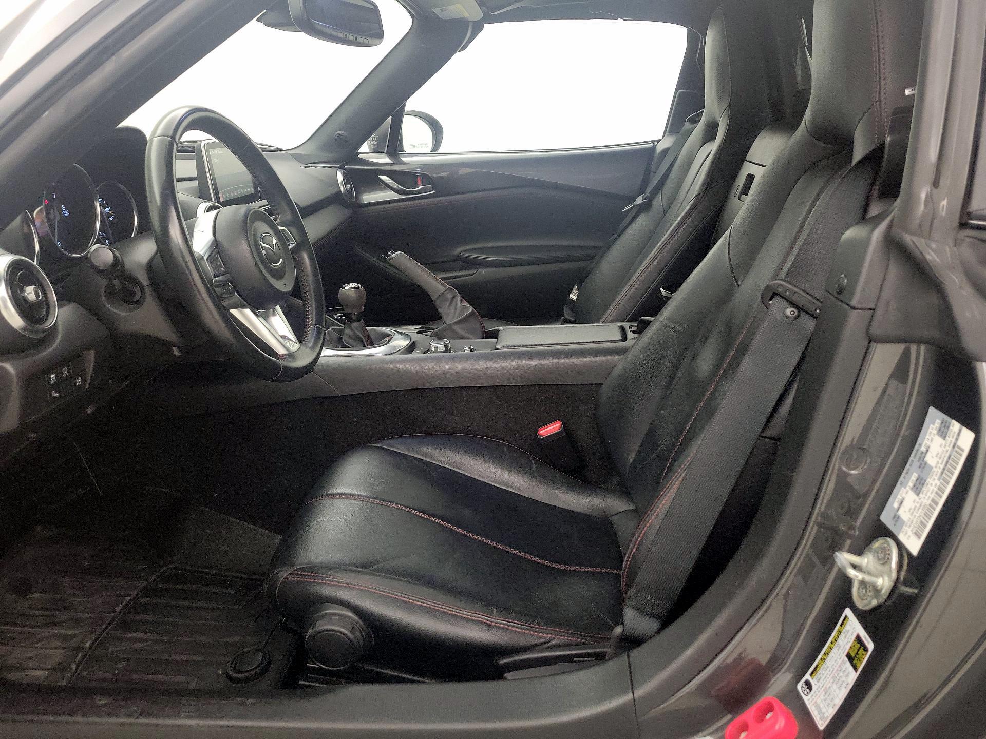 Thumbnail: 2017 Mazda MX-5 Miata - 11