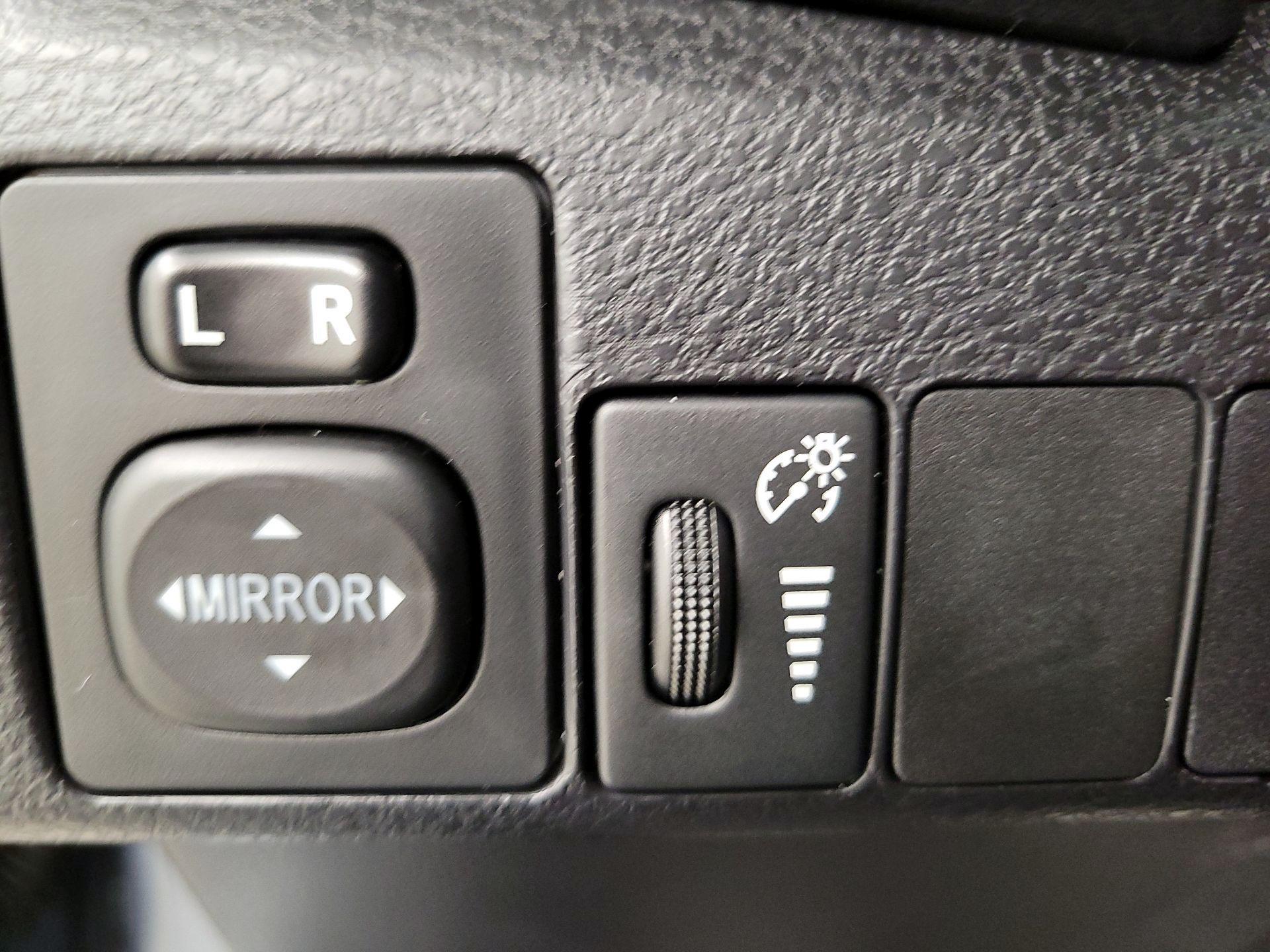 Thumbnail: 2014 Toyota Corolla - 13