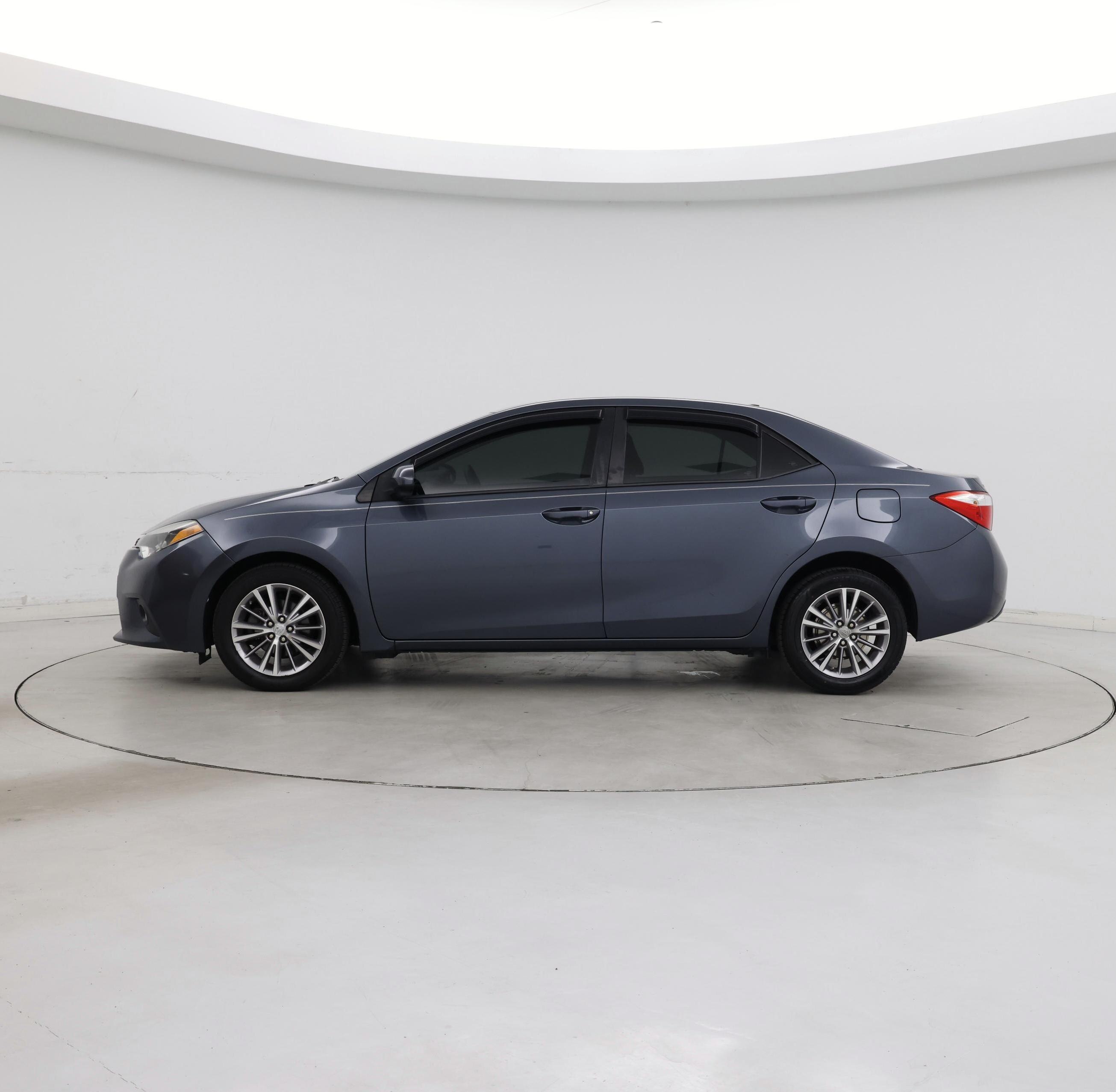 Thumbnail: 2014 Toyota Corolla - 3