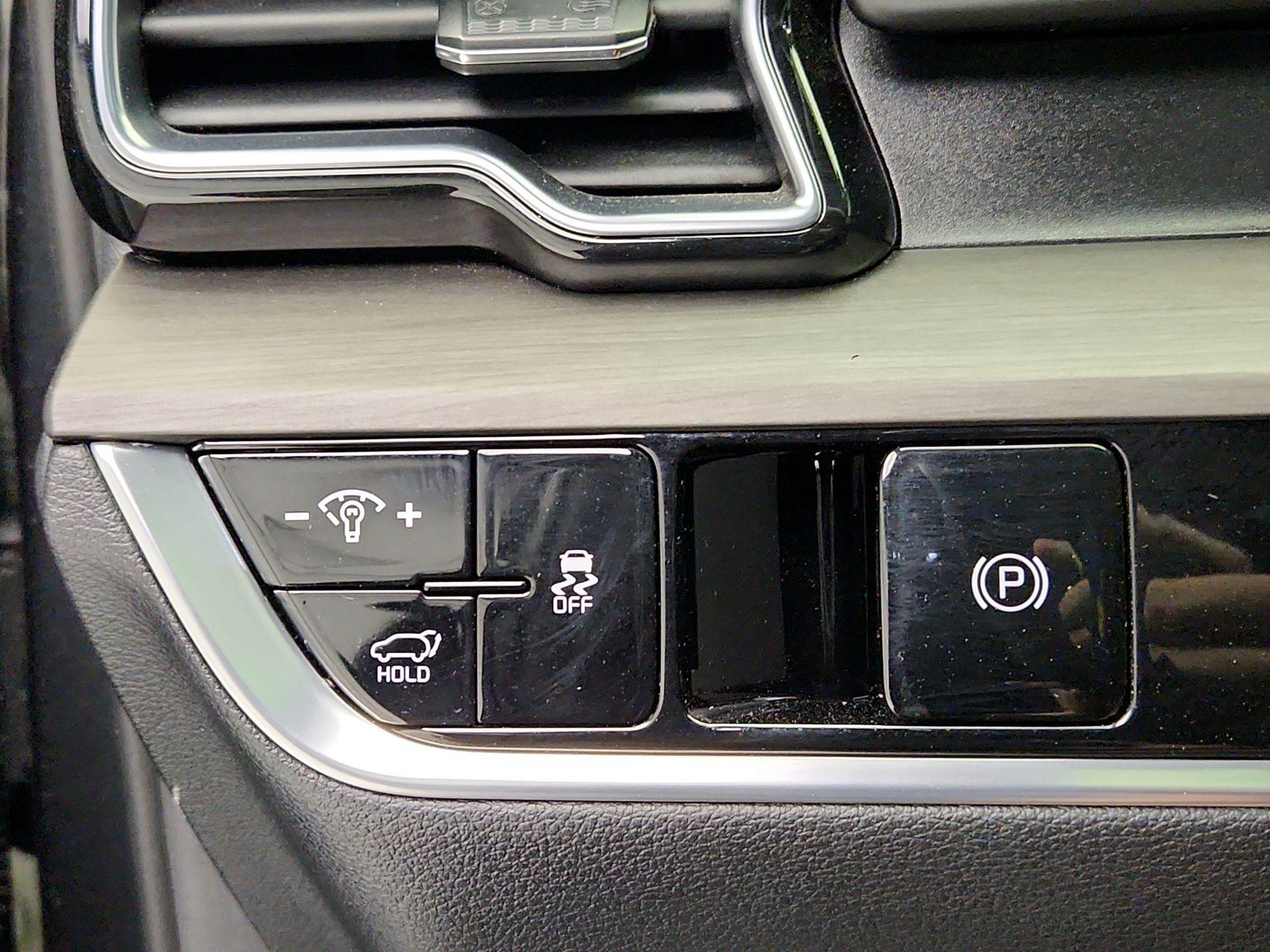 Thumbnail: 2023 Kia Sportage - 13