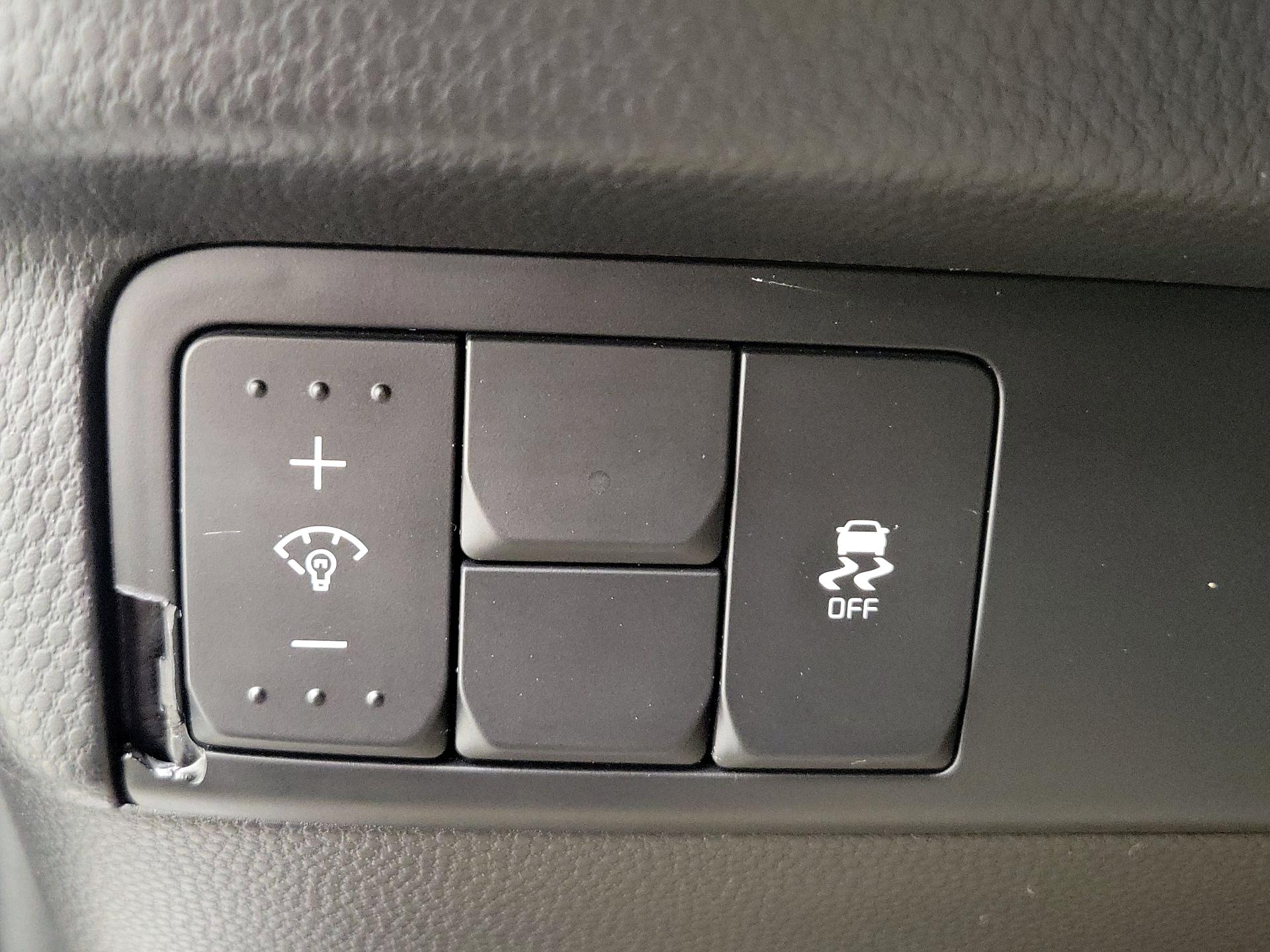 Thumbnail: 2015 Kia Soul - 13