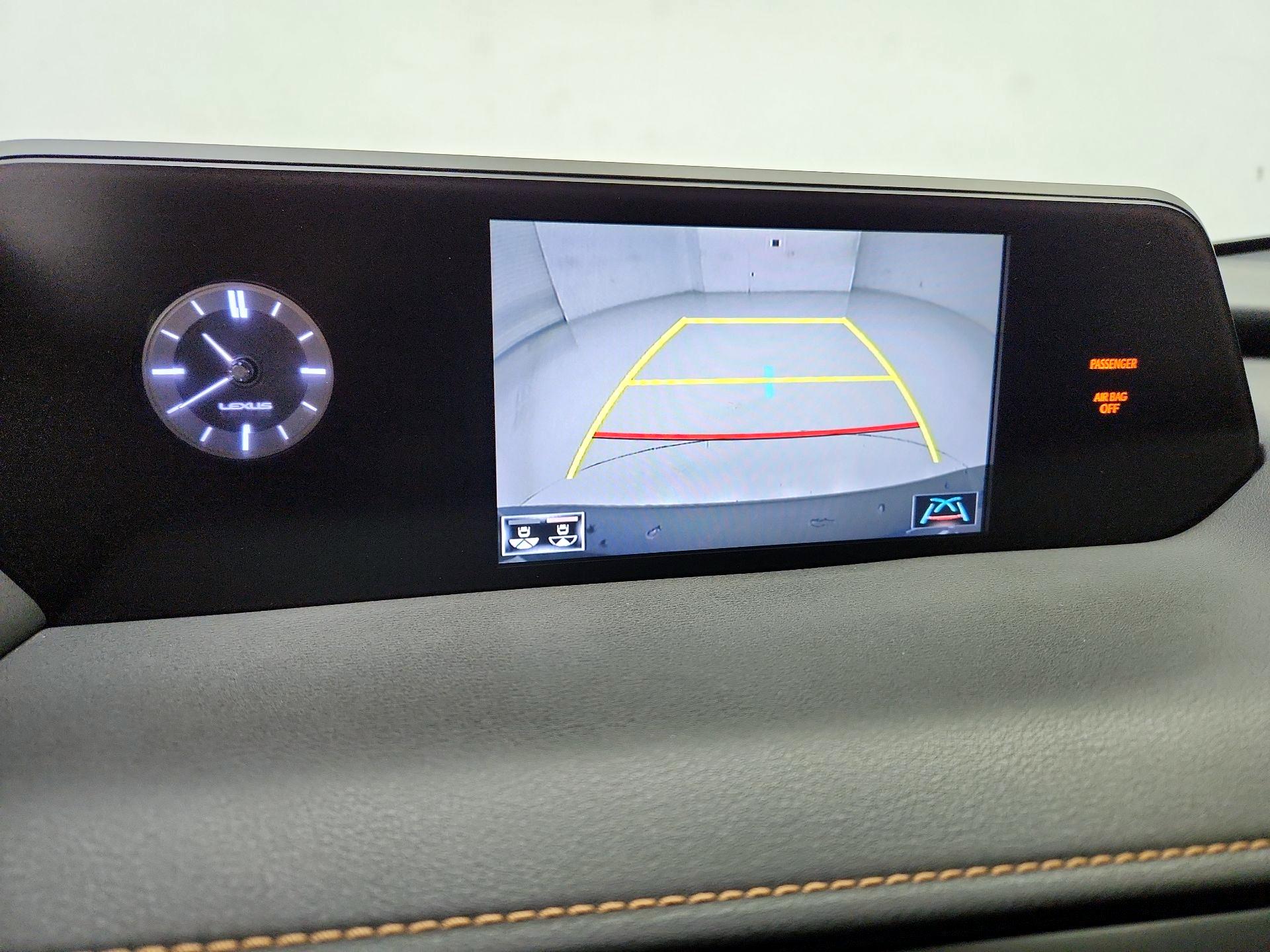 Thumbnail: 2022 Lexus UX - 15