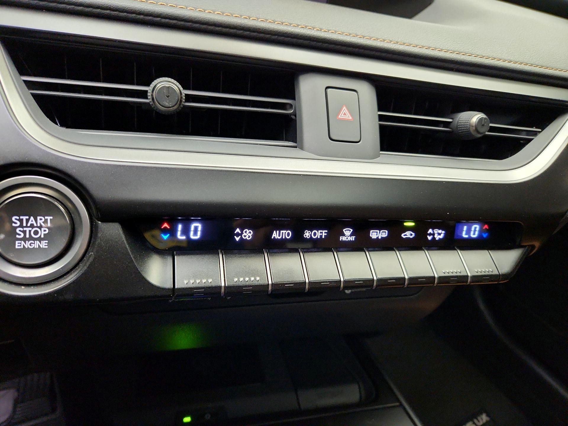 Thumbnail: 2022 Lexus UX - 17