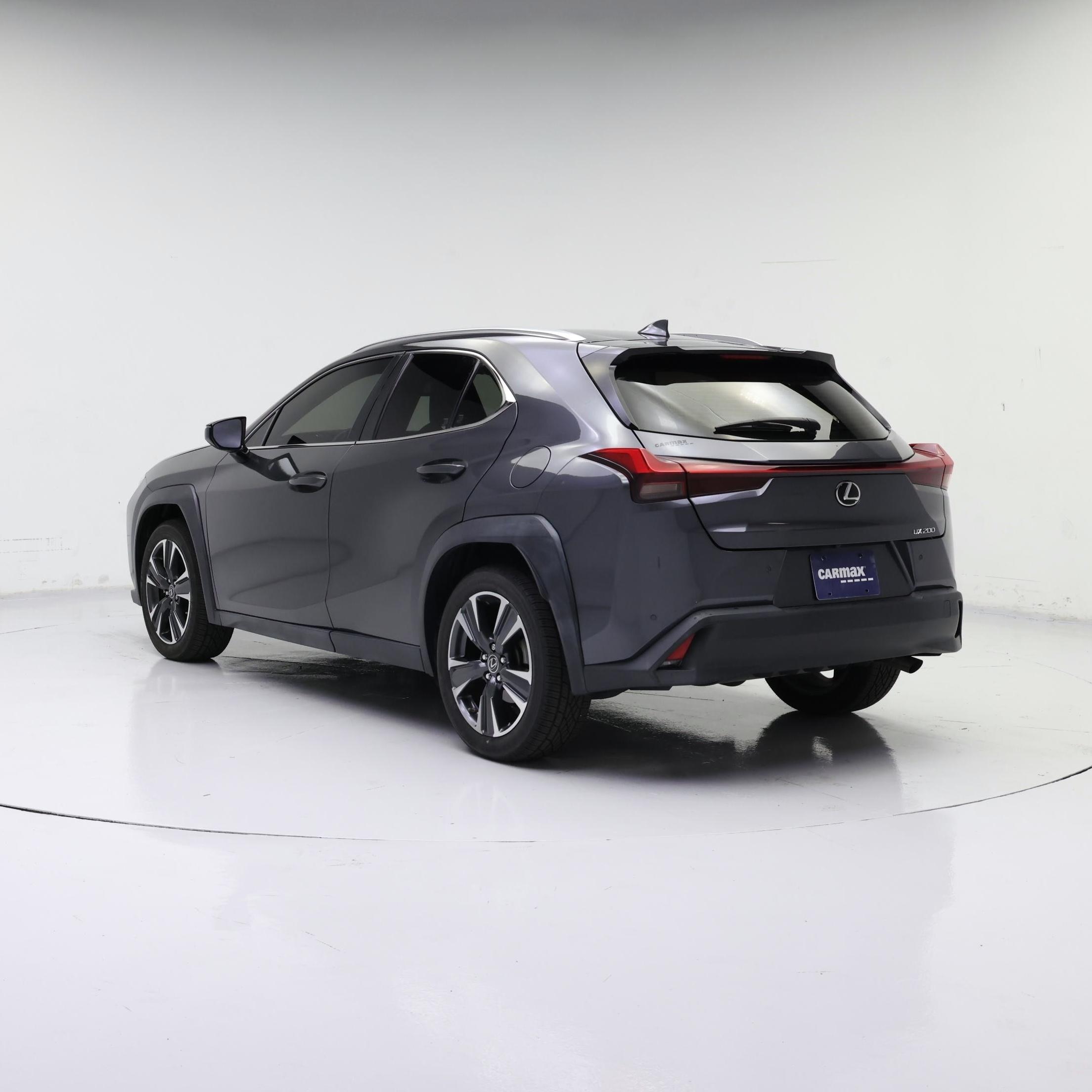 Thumbnail: 2022 Lexus UX - 2