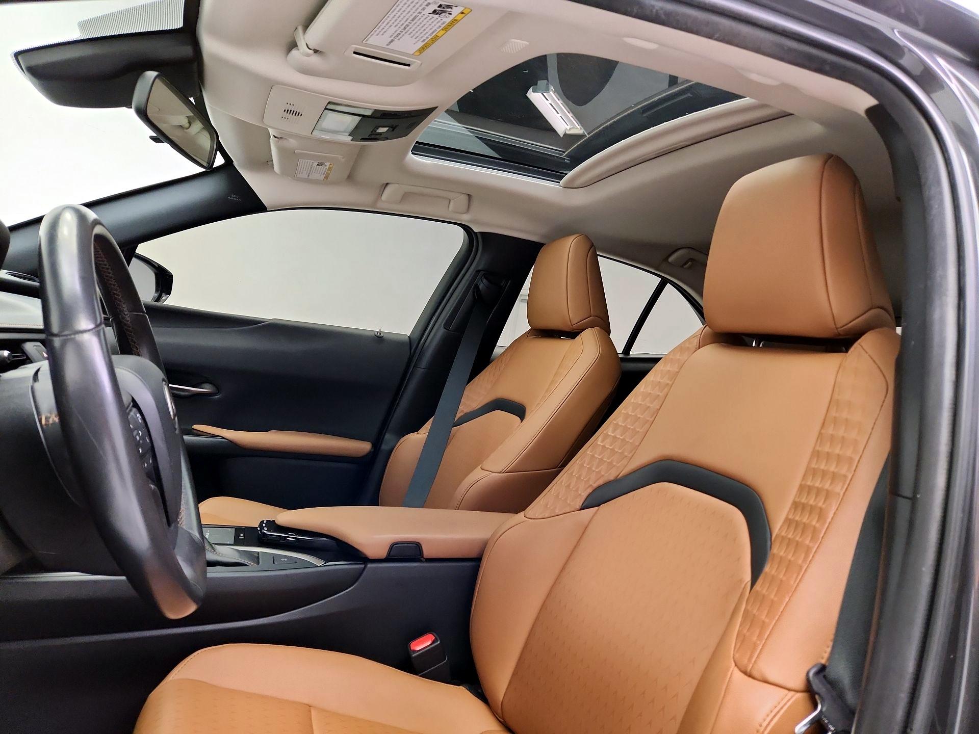 Thumbnail: 2022 Lexus UX - 20