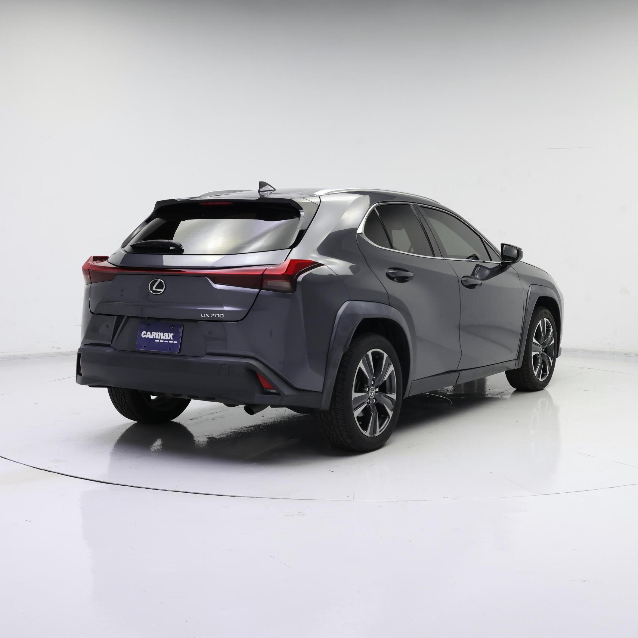 Thumbnail: 2022 Lexus UX - 8