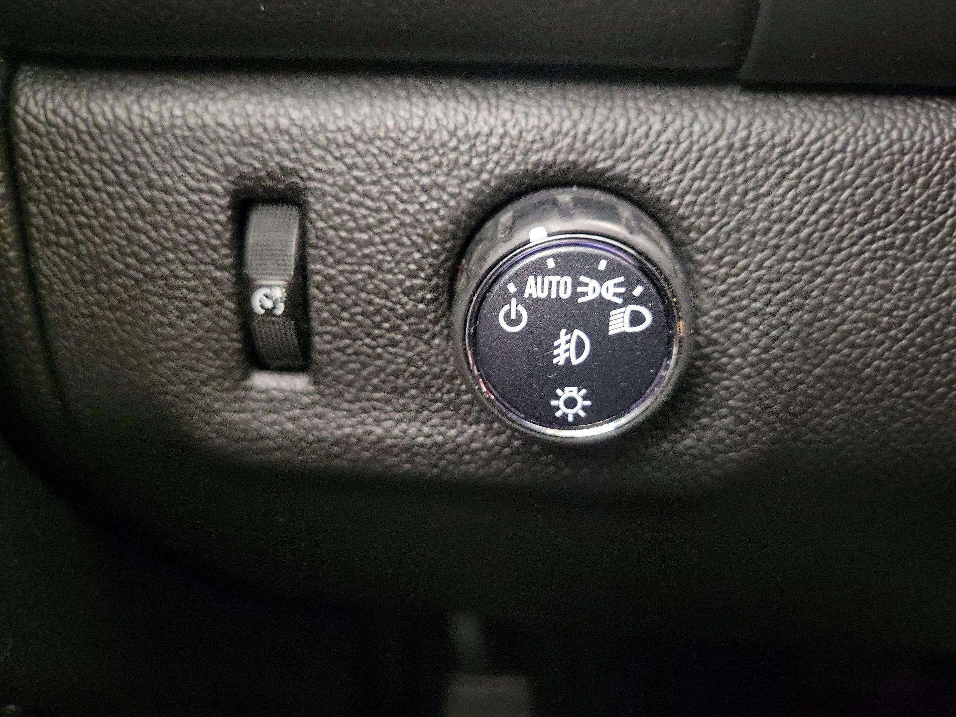 Thumbnail: 2018 GMC Canyon - 13