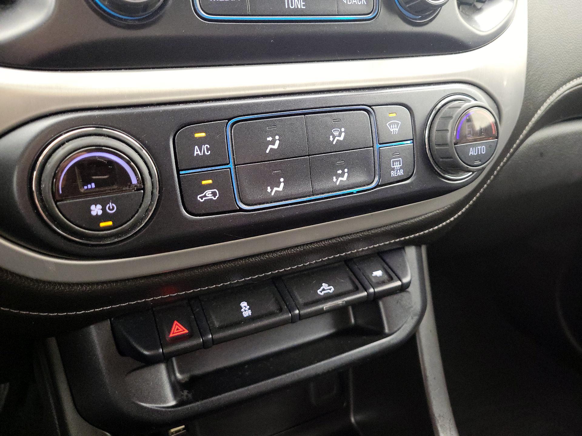 Thumbnail: 2018 GMC Canyon - 16