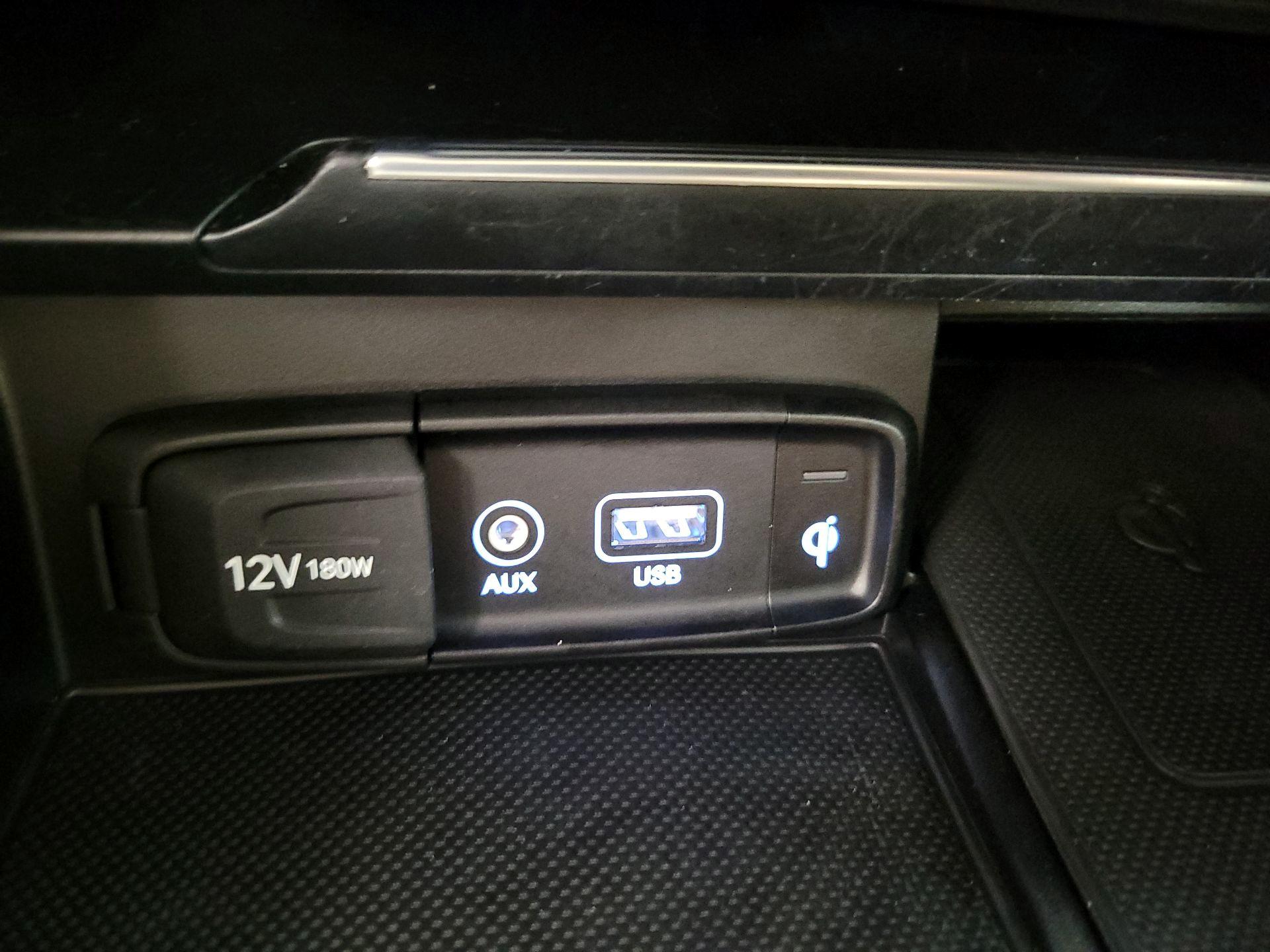 Thumbnail: 2019 Genesis G70 - 19