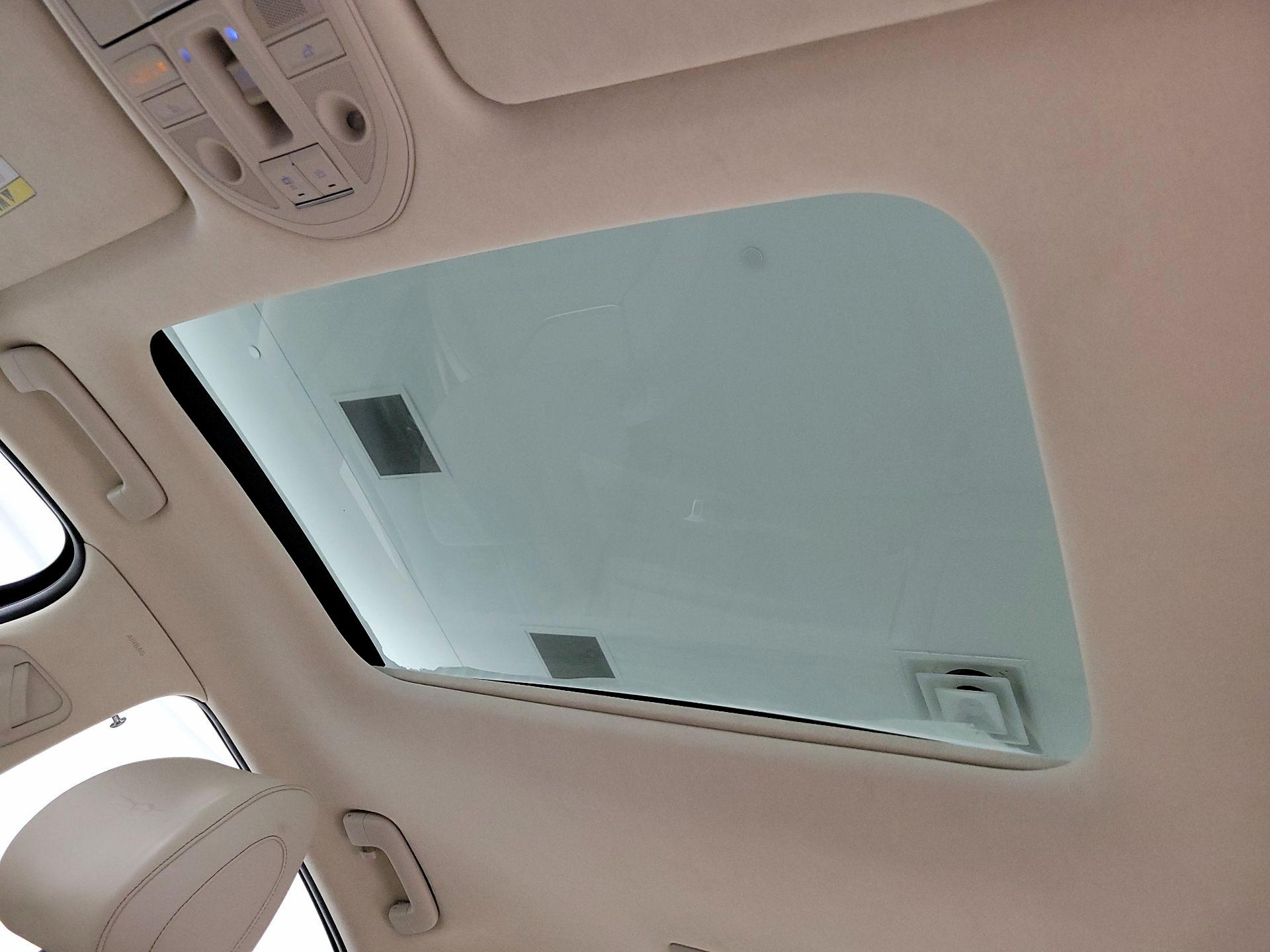 Thumbnail: 2019 Genesis G70 - 20