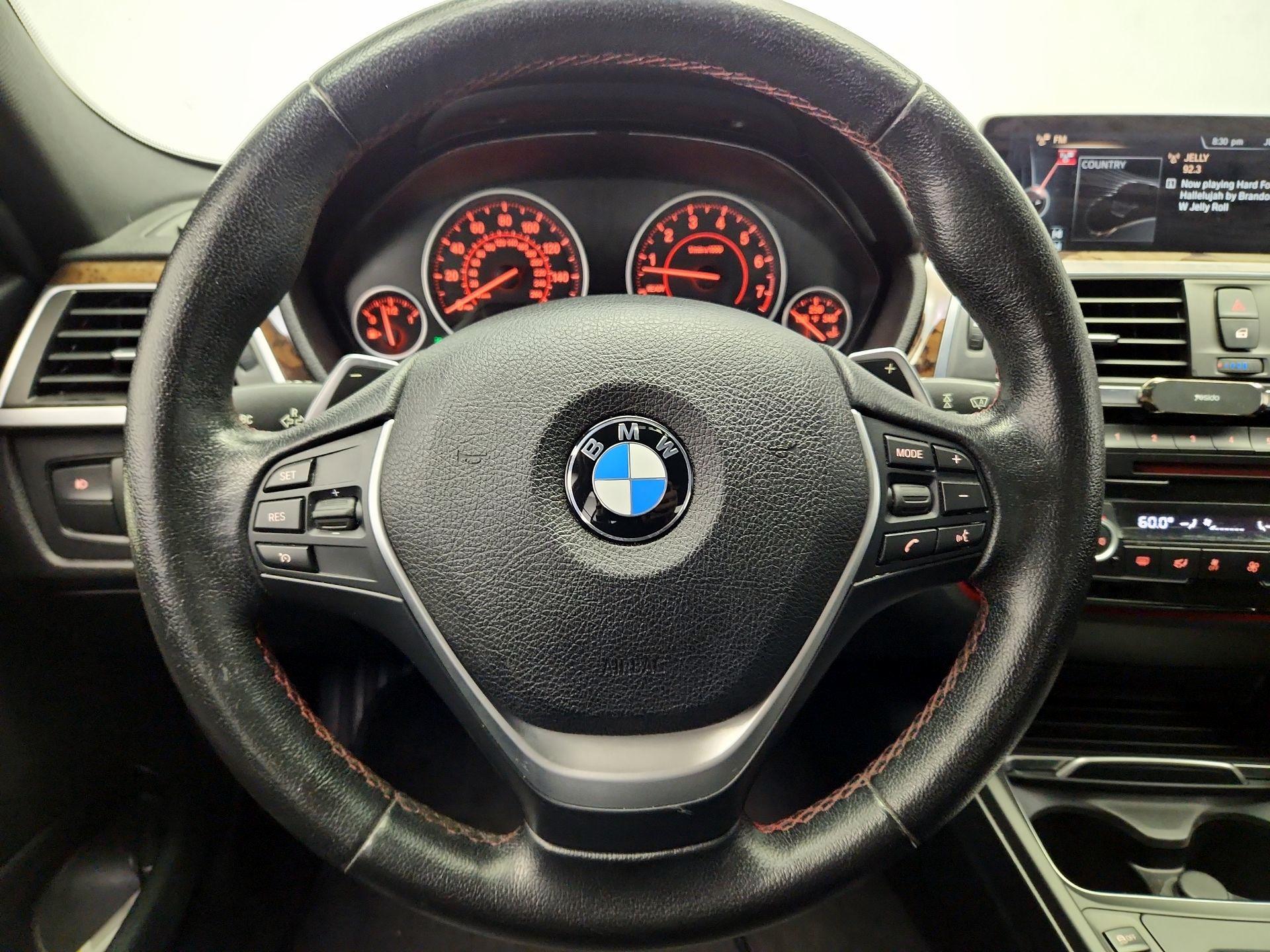 Thumbnail: 2016 BMW 3 Series - 10