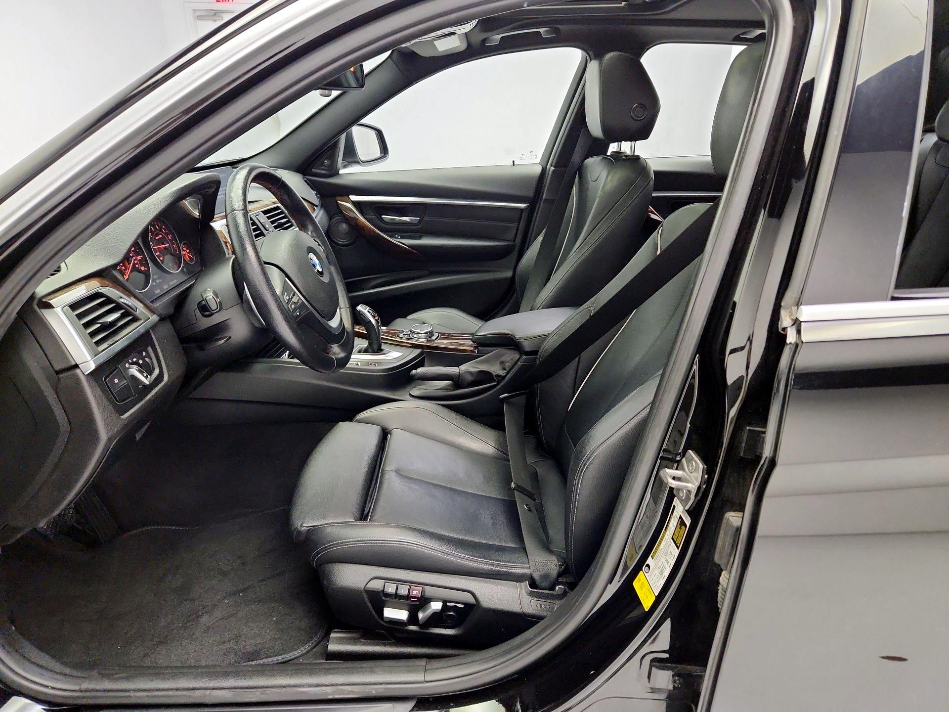 Thumbnail: 2016 BMW 3 Series - 11