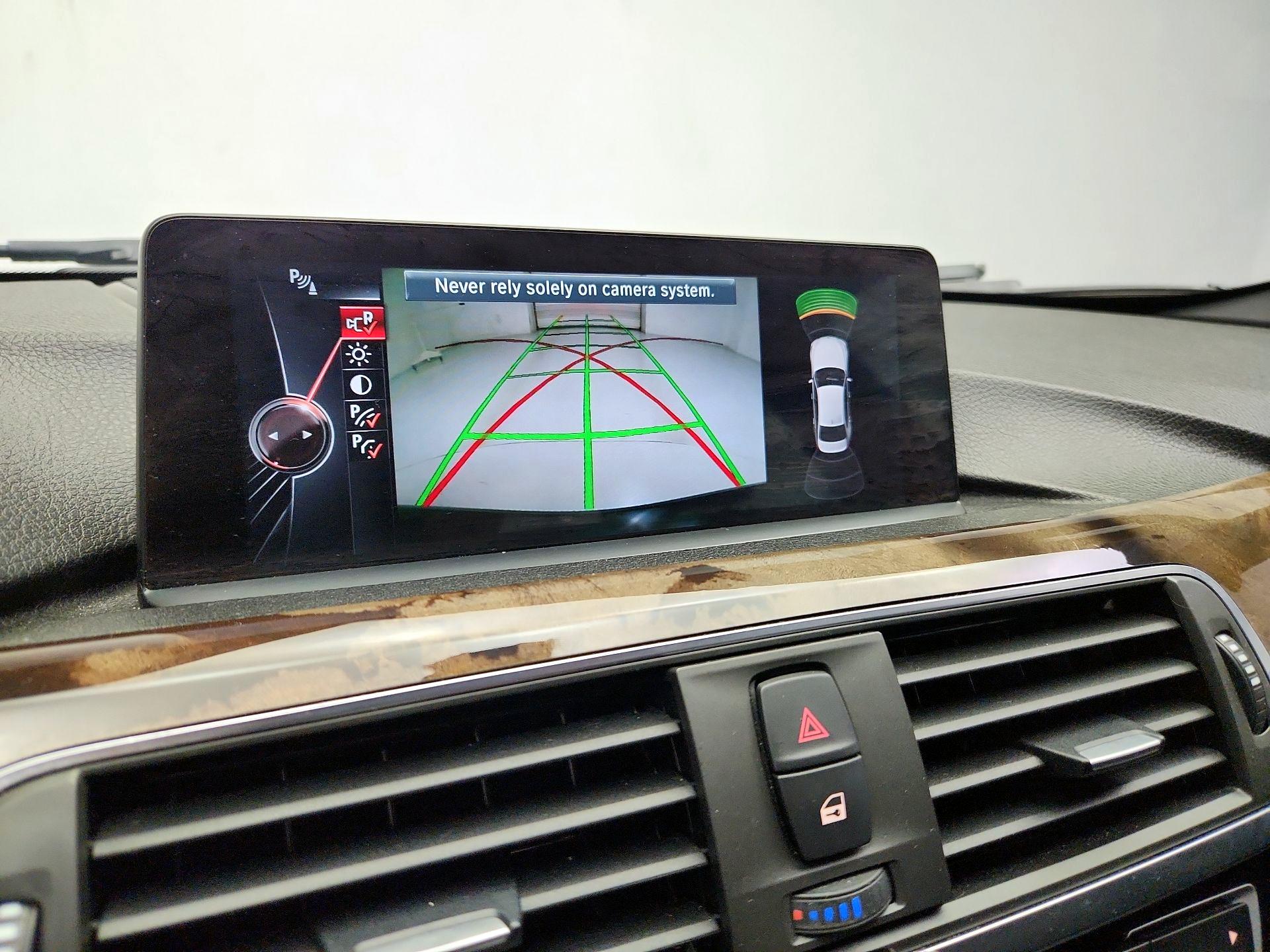 Thumbnail: 2016 BMW 3 Series - 15