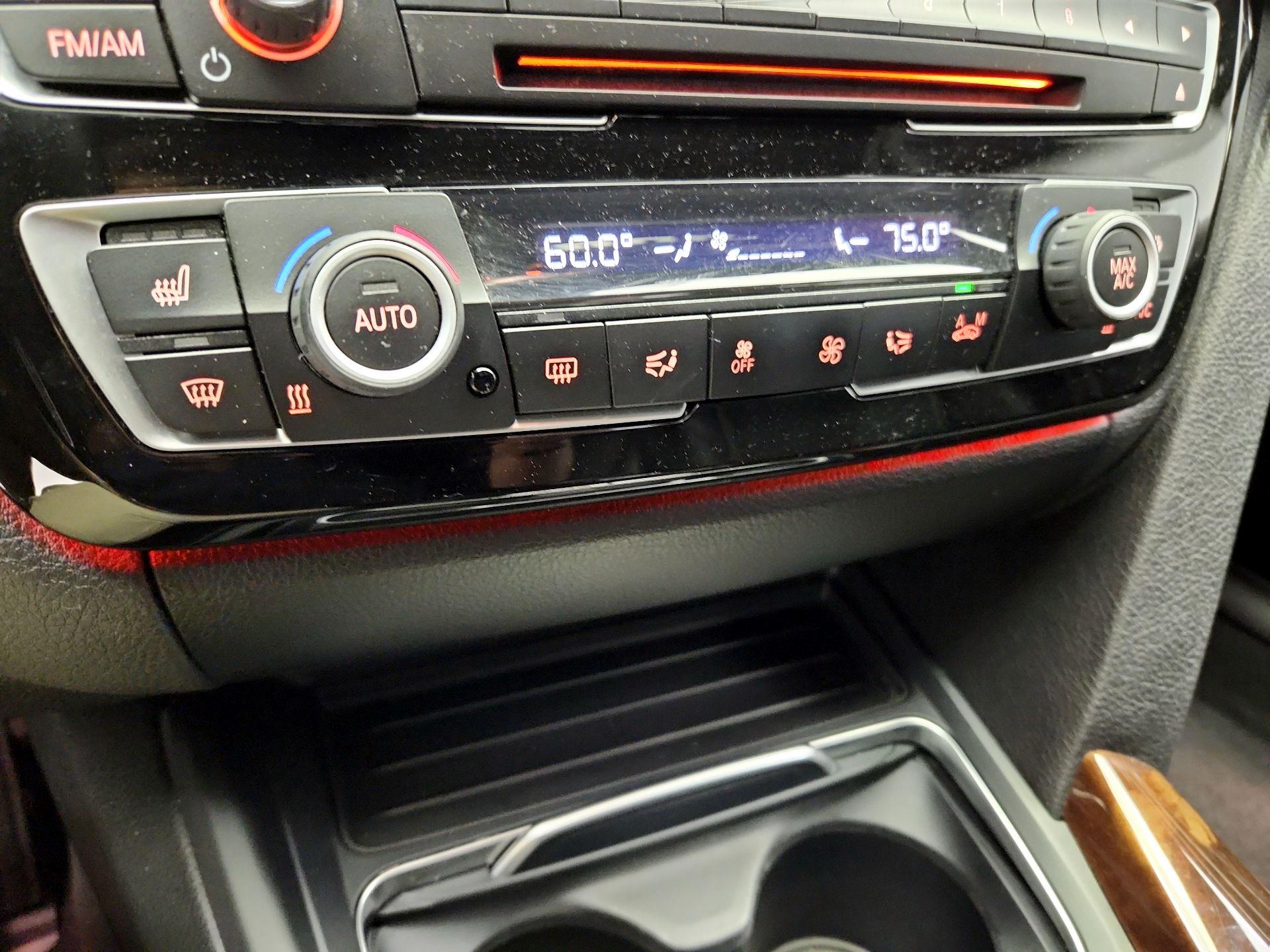 Thumbnail: 2016 BMW 3 Series - 17