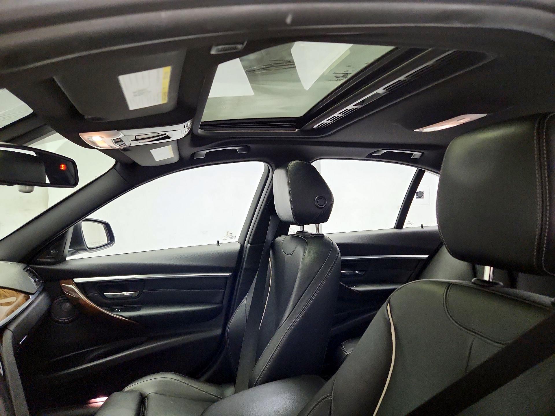 Thumbnail: 2016 BMW 3 Series - 20