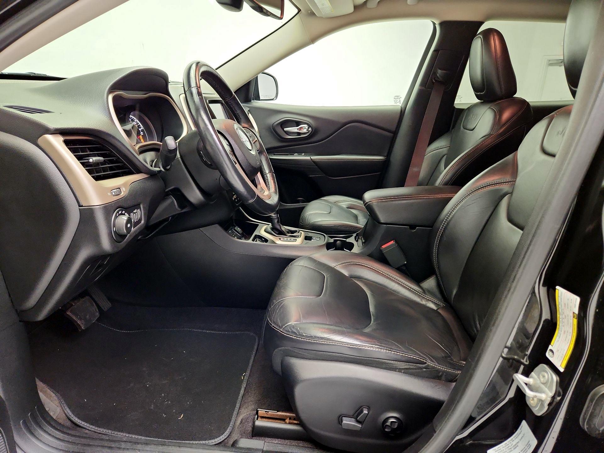 Thumbnail: 2017 Jeep Cherokee - 11