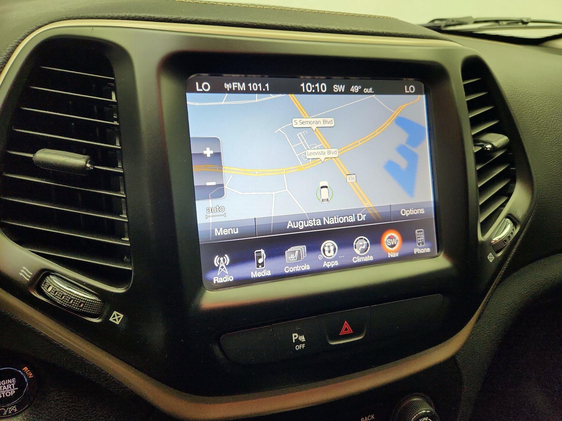 Thumbnail: 2017 Jeep Cherokee - 14