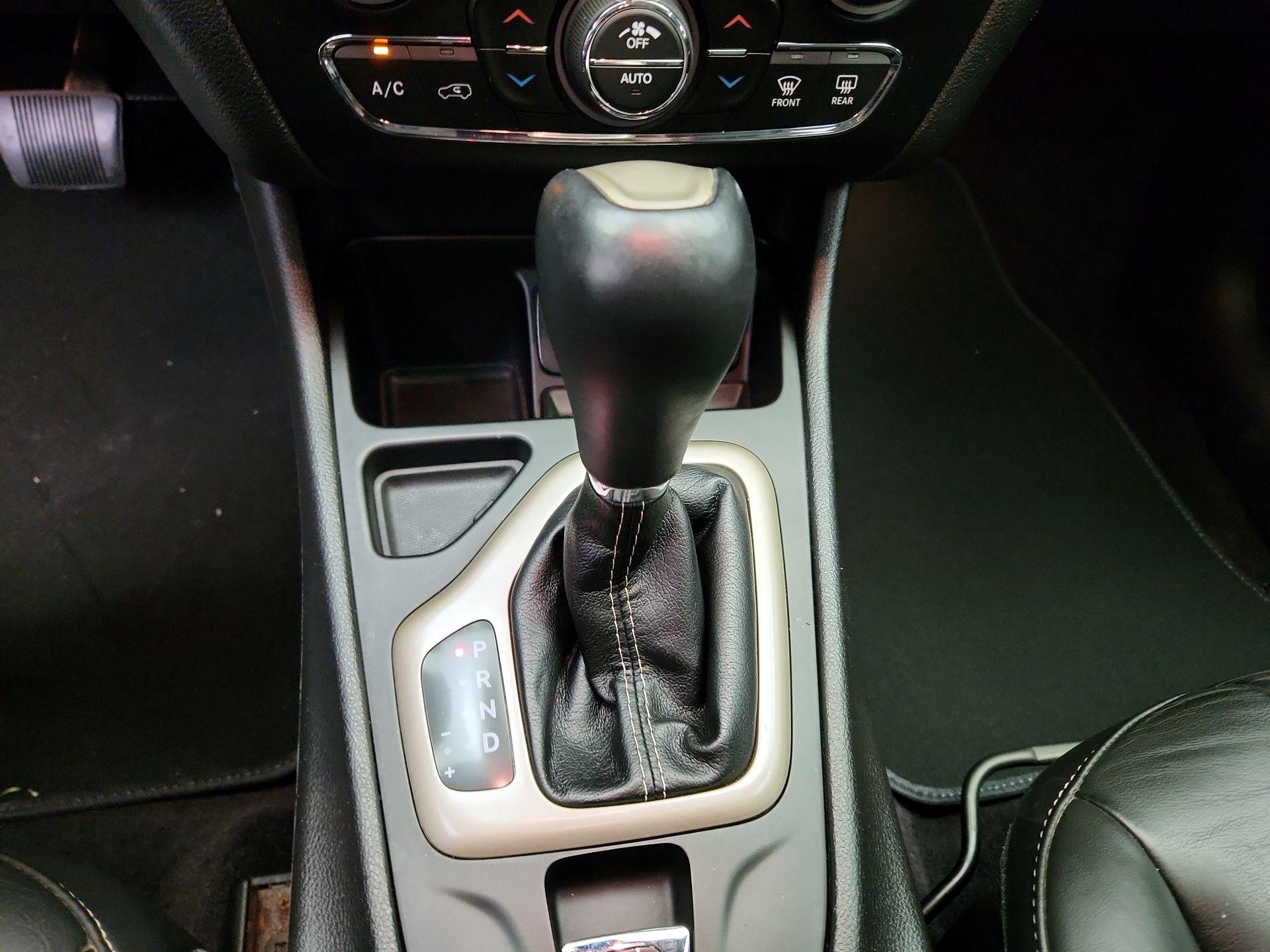 Thumbnail: 2017 Jeep Cherokee - 18