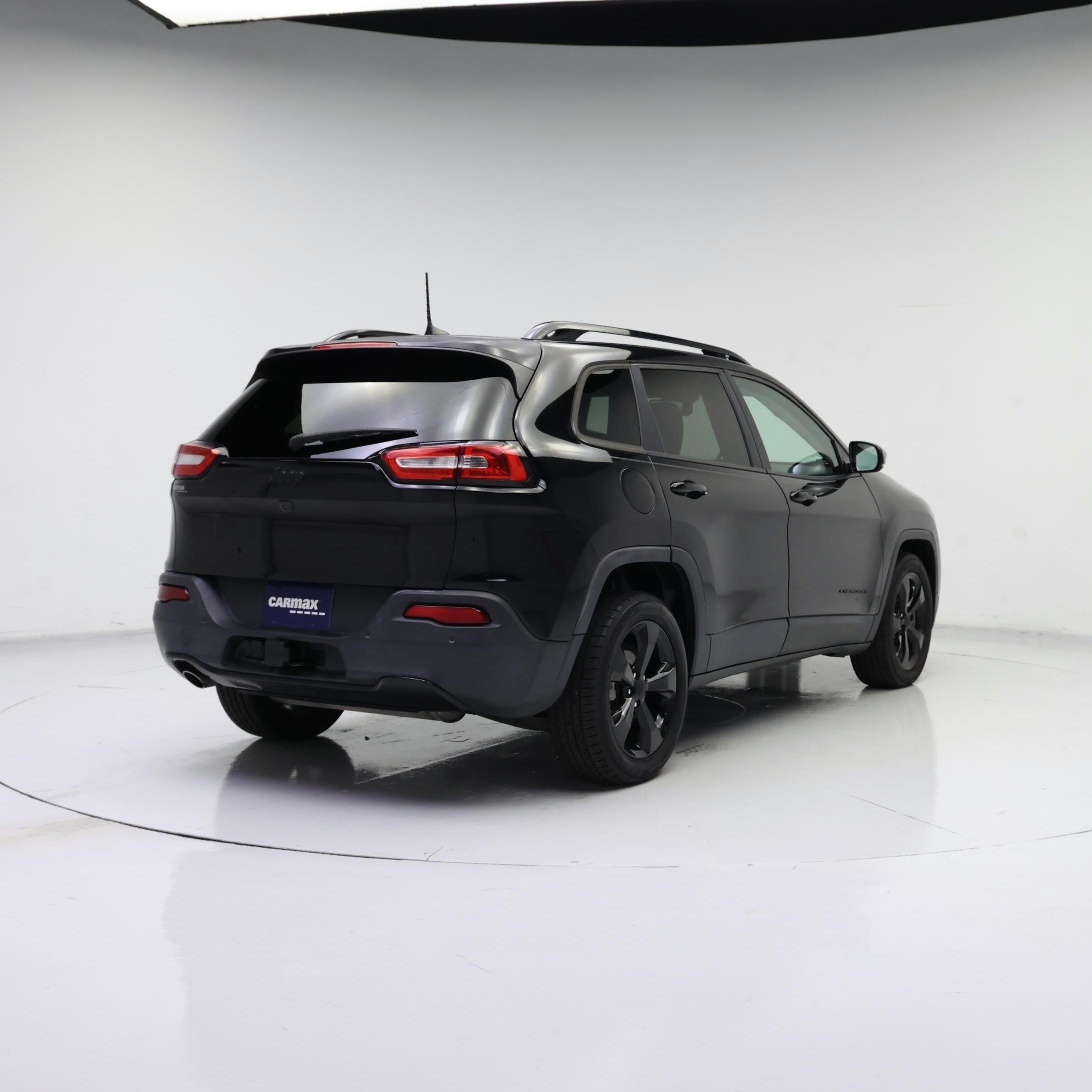 Thumbnail: 2017 Jeep Cherokee - 8