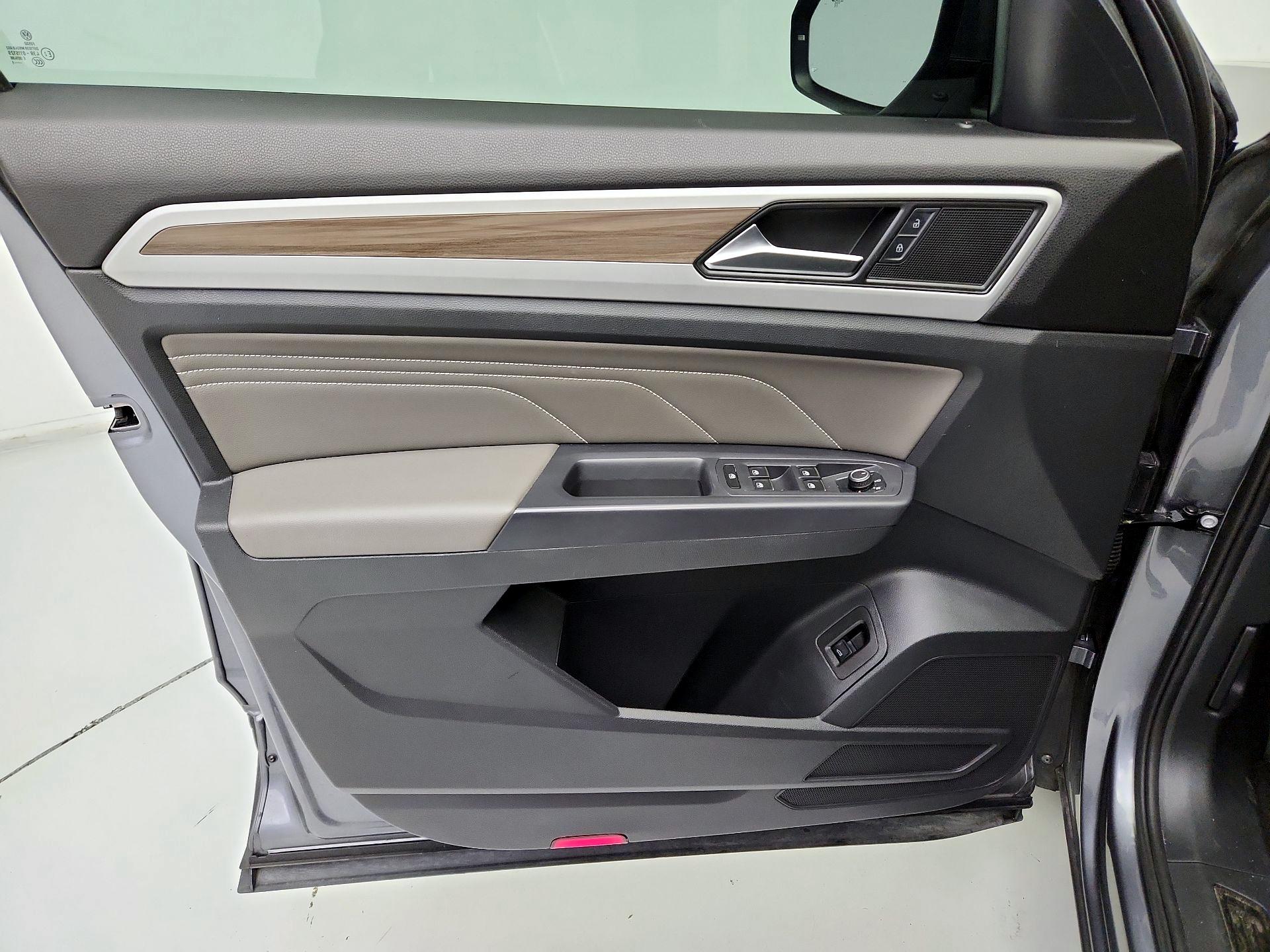 Thumbnail: 2021 Volkswagen Atlas - 12