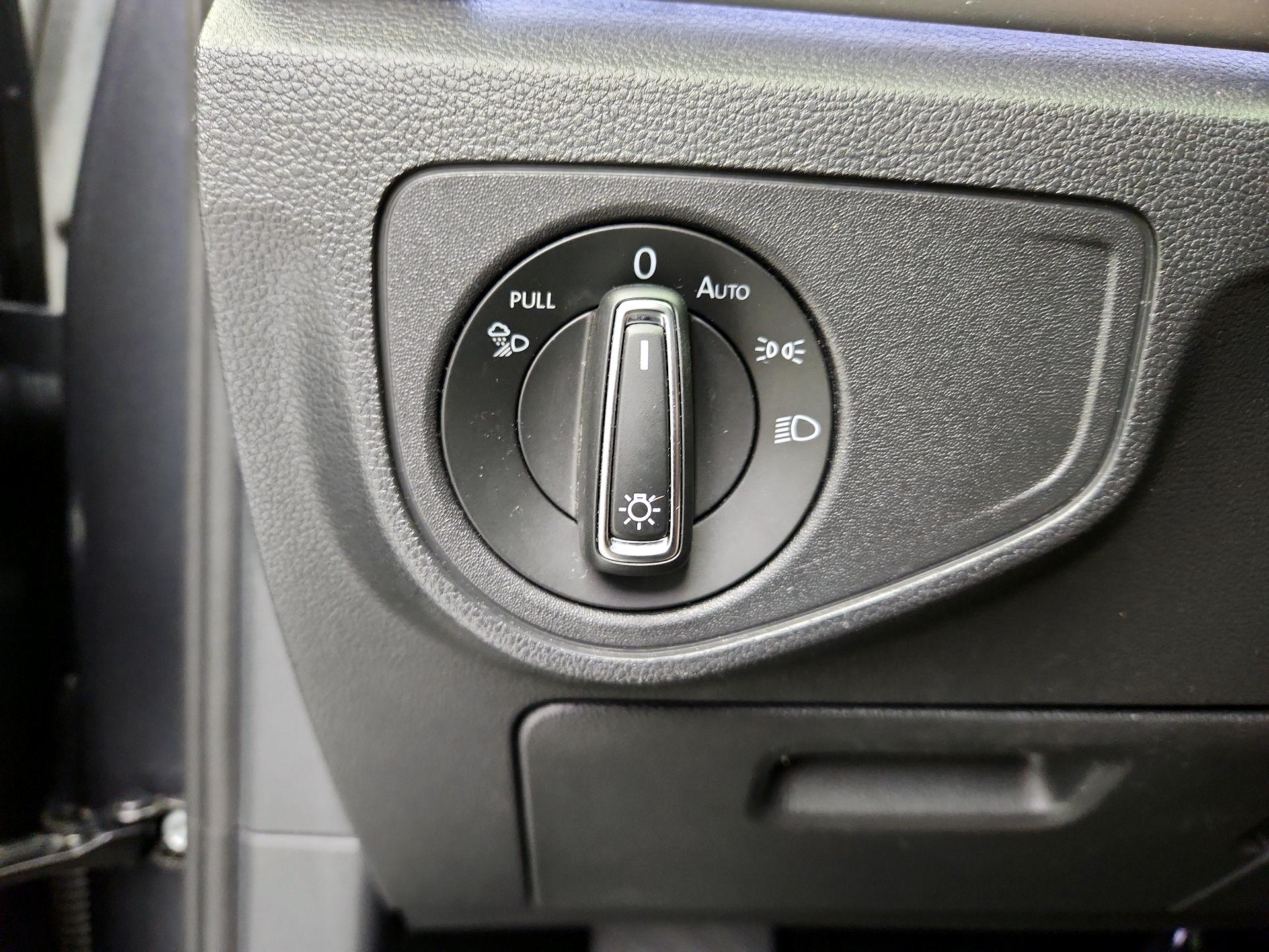 Thumbnail: 2021 Volkswagen Atlas - 13