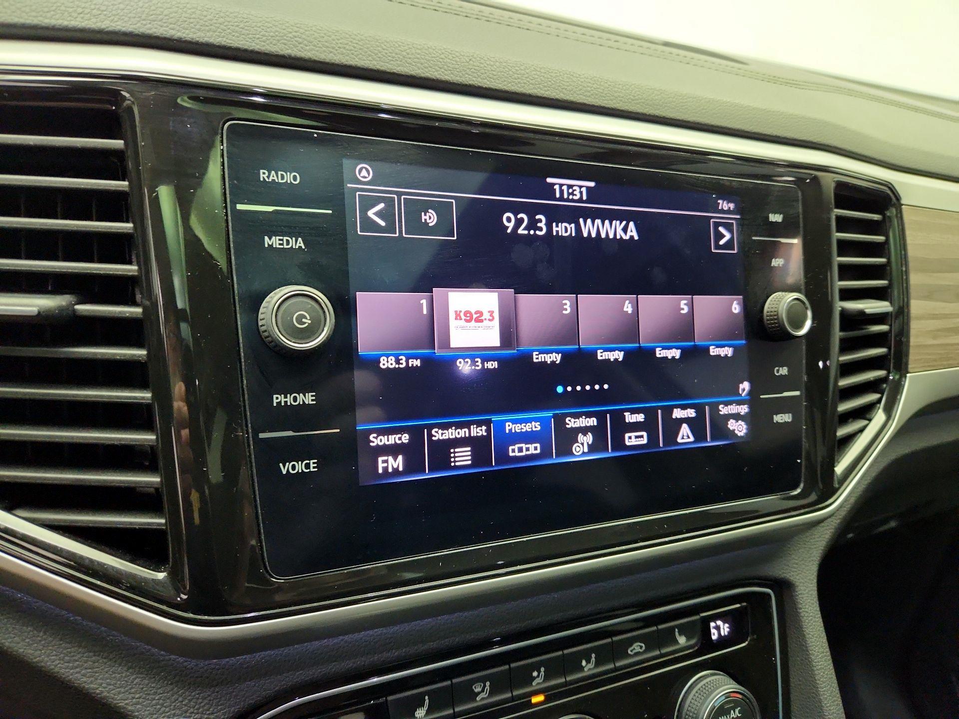 Thumbnail: 2021 Volkswagen Atlas - 16