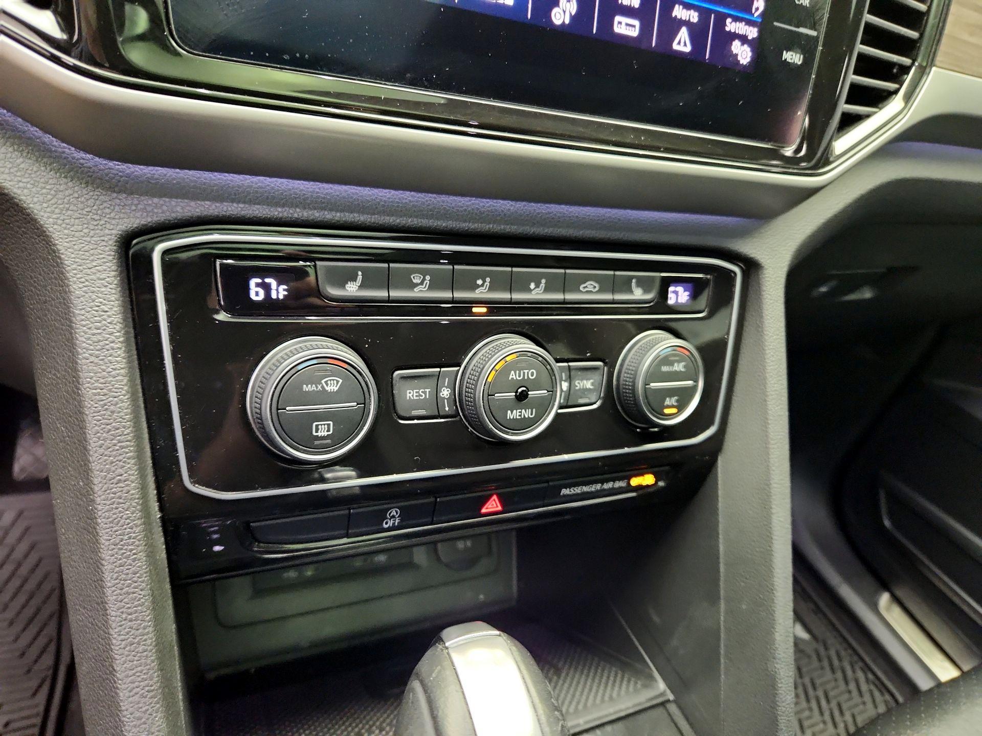 Thumbnail: 2021 Volkswagen Atlas - 17