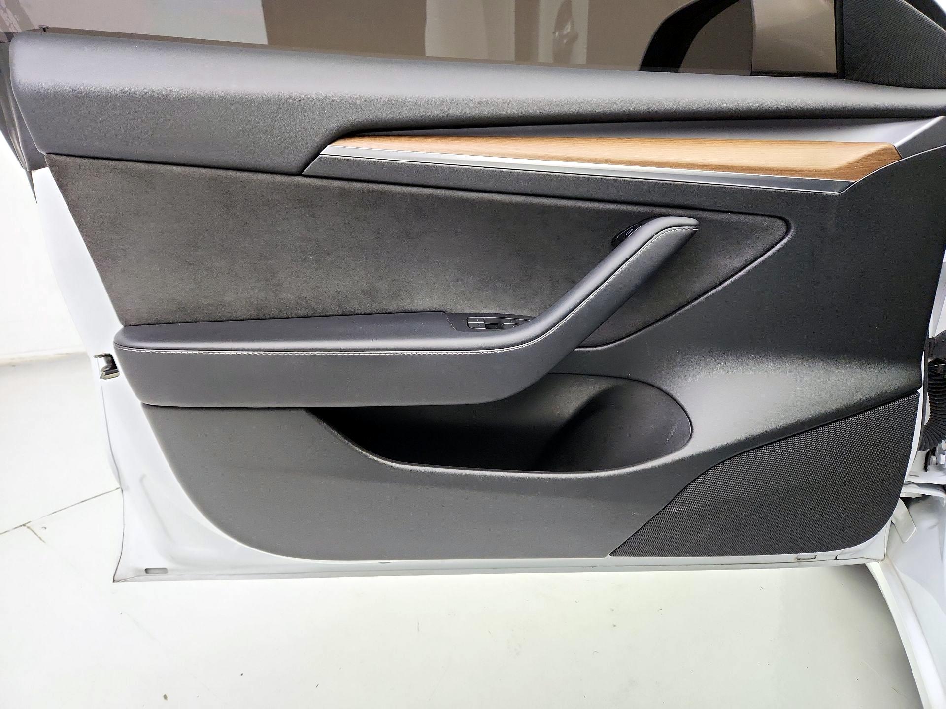 Thumbnail: 2023 Tesla Model 3 - 12