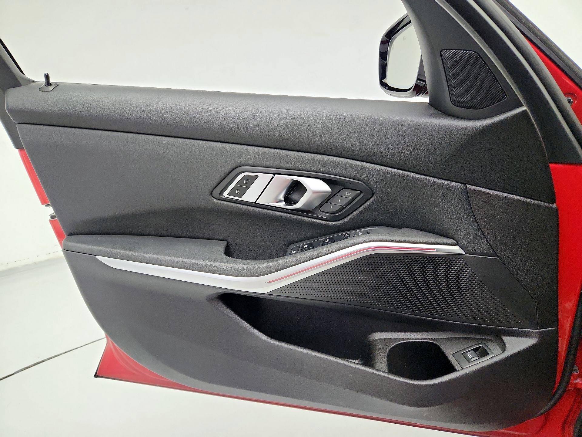 Thumbnail: 2021 BMW 3 Series - 12