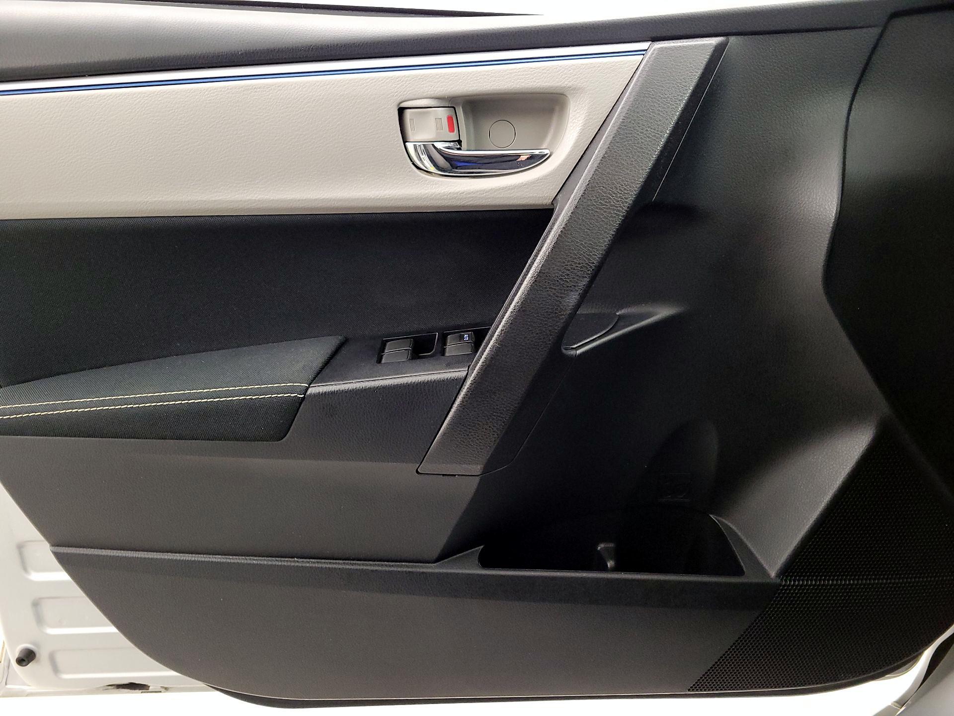 Thumbnail: 2014 Toyota Corolla - 12