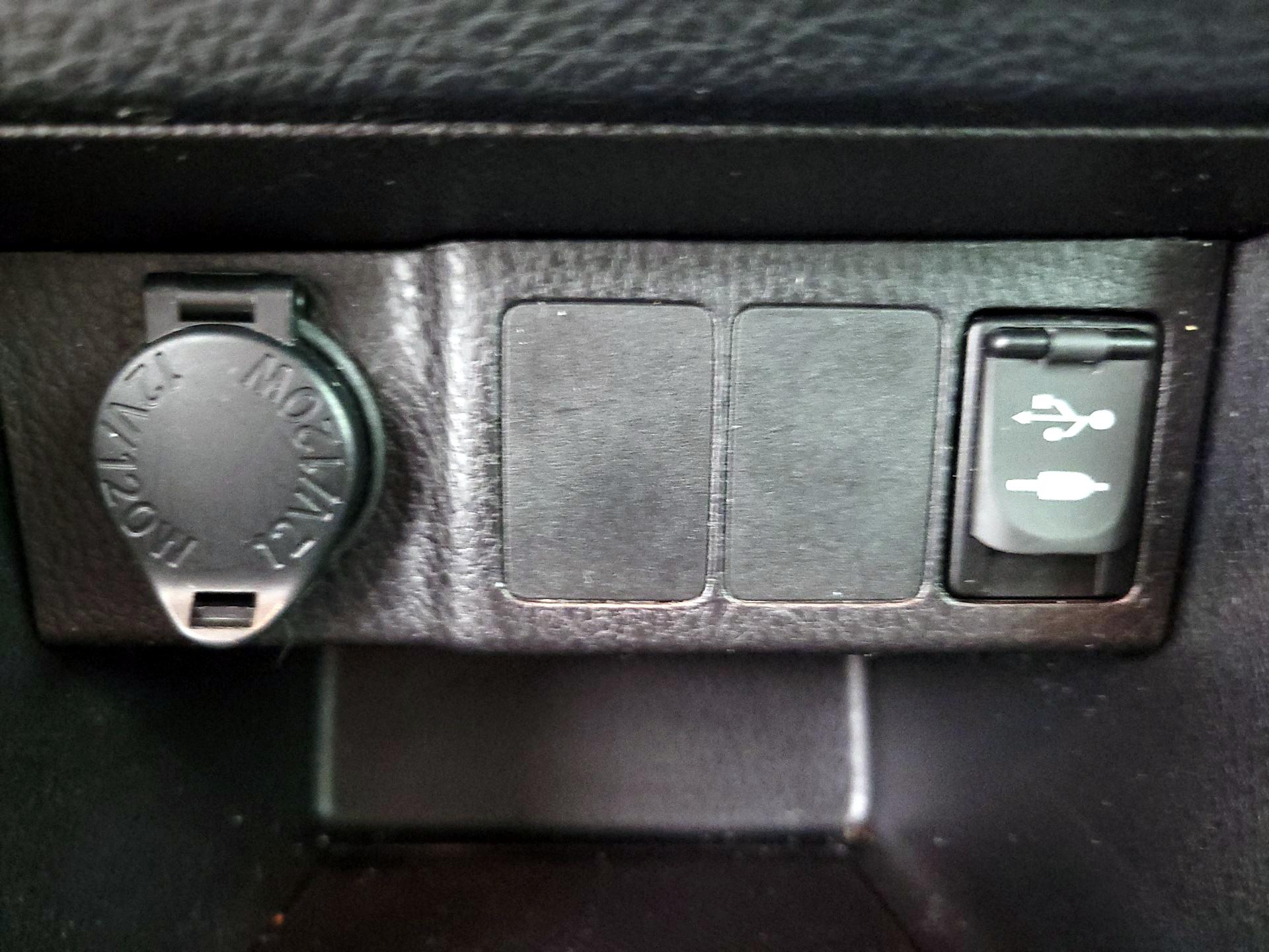 Thumbnail: 2014 Toyota Corolla - 18