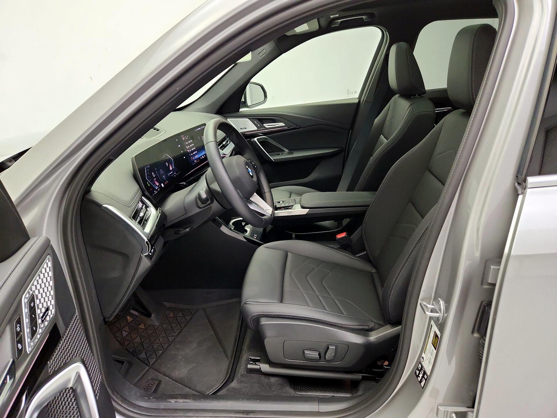 Thumbnail: 2025 BMW X1 - 11