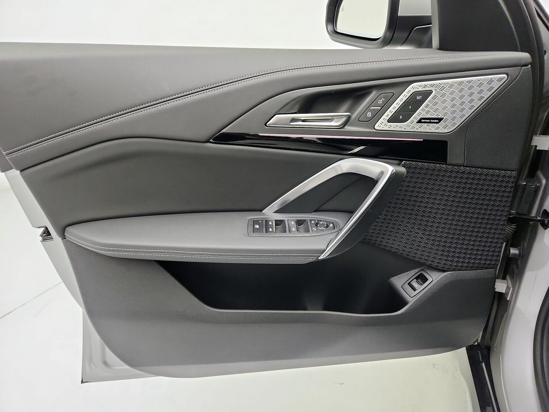 Thumbnail: 2025 BMW X1 - 12